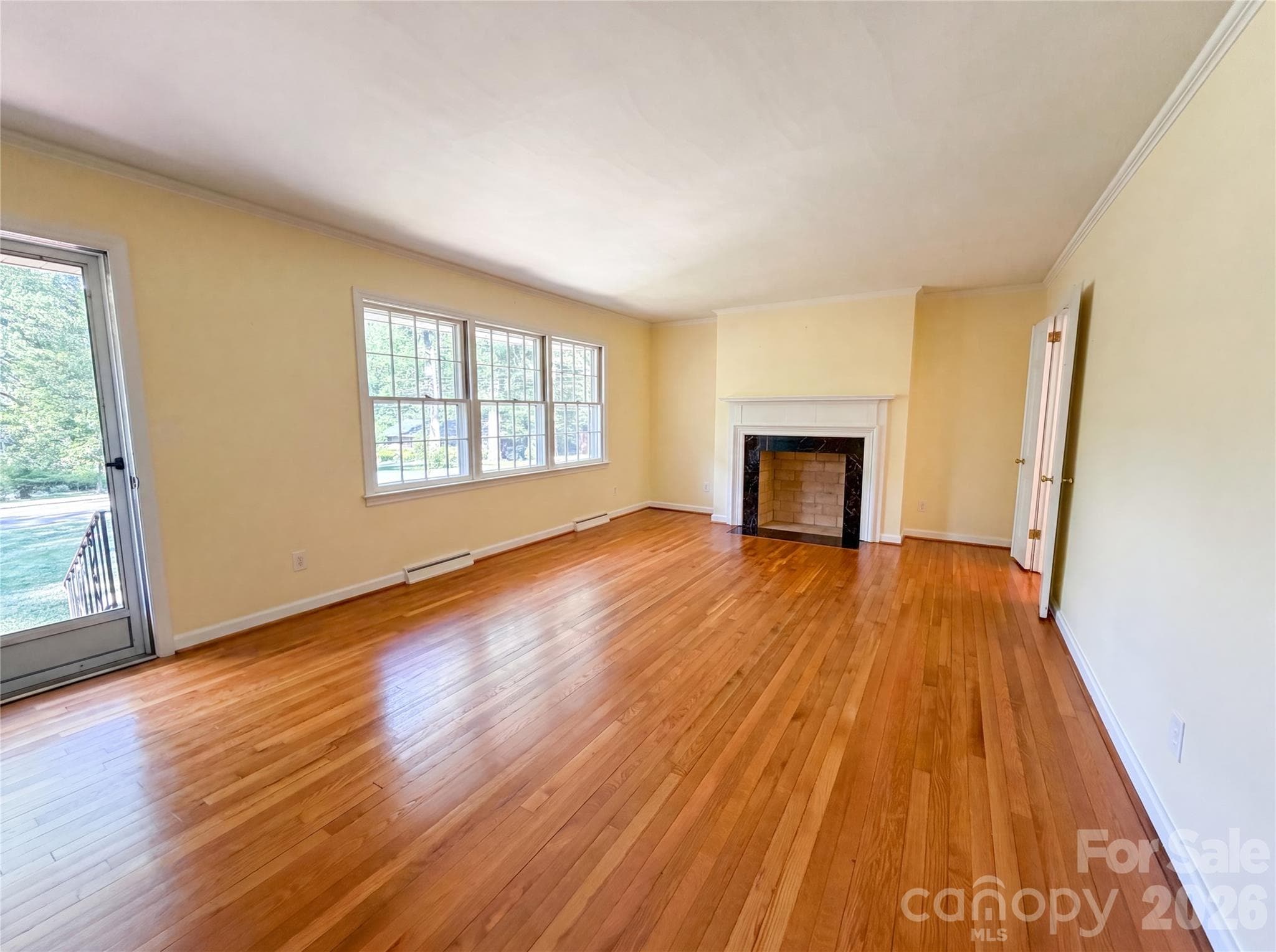 Single Family Residence at 501 Derby Court, Gastonia, photo 6 of 15