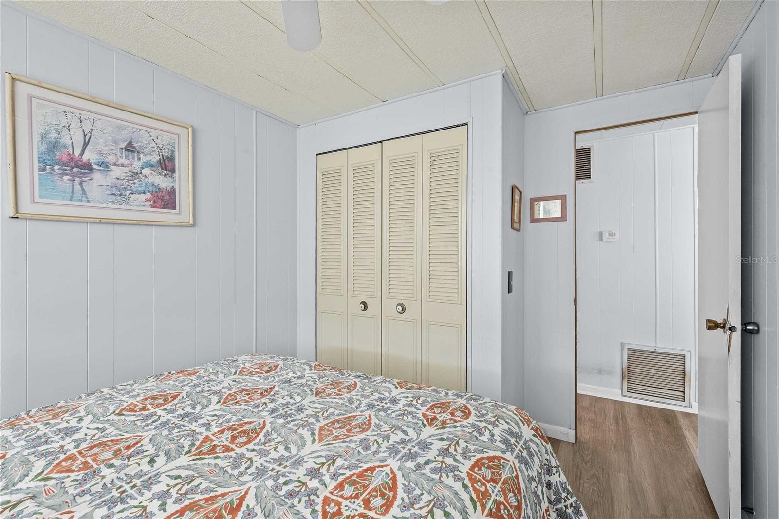 Built in close and drawers in the guest room - 5301 FLINT ST, ZEPHYRHILLS
