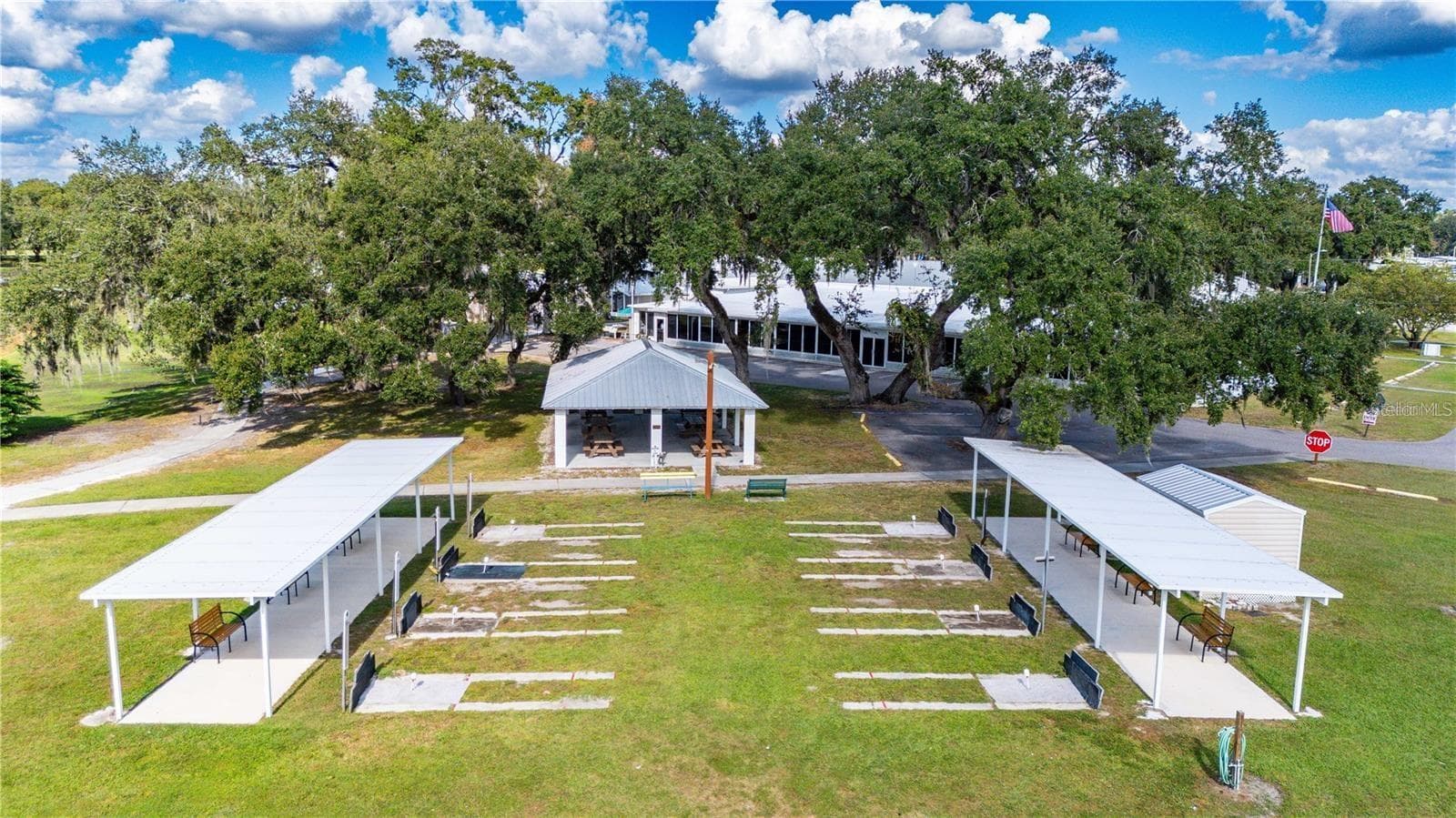 Horse shoes anyone? - 5301 FLINT ST, ZEPHYRHILLS