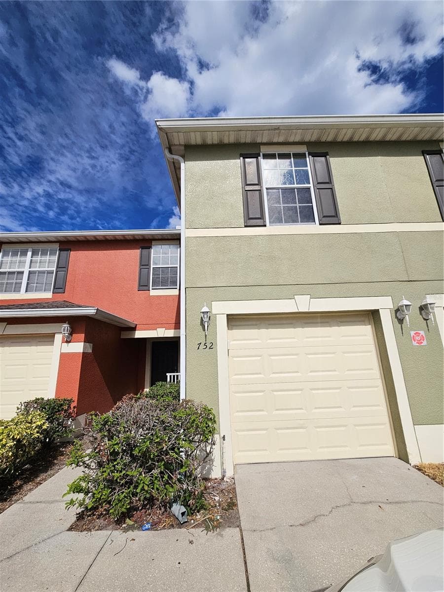 752 CRESTING OAK CIR #64