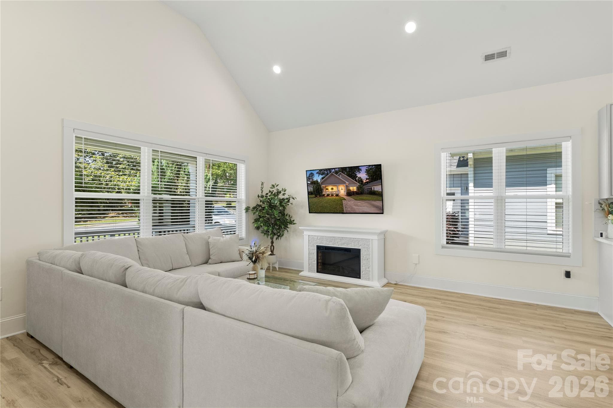 Single Family Residence at 1613 Newcastle Street, Charlotte, photo 8 of 46