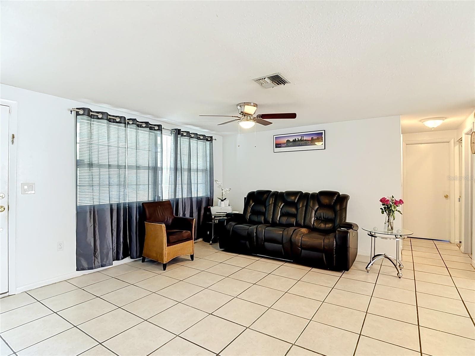 Single Family Residence at 8944 LEDGESTONE LN, PORT RICHEY, photo 8 of 39