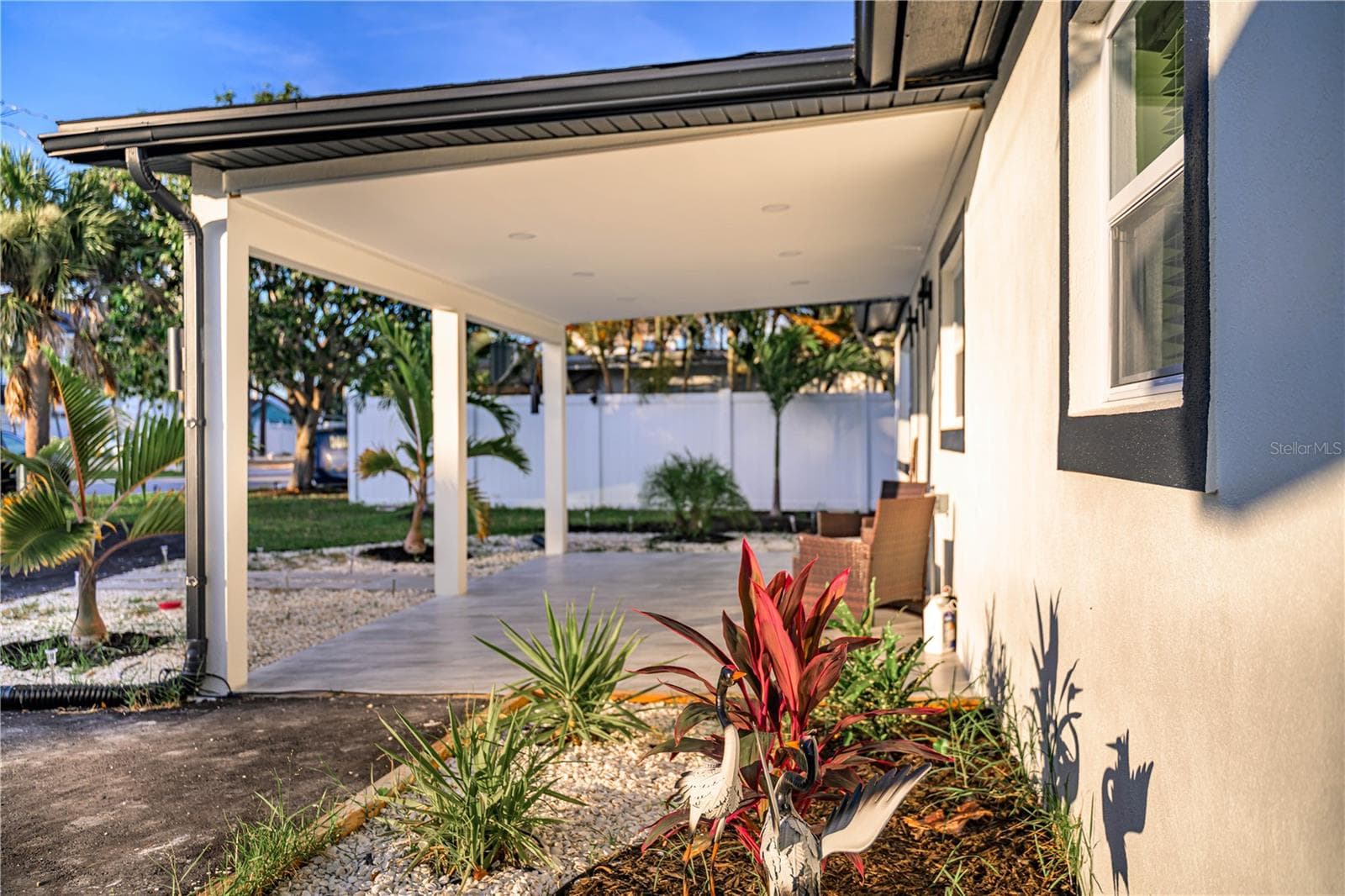 Single Family Residence at 1015 BOCA CIEGA ISLE DR, ST PETE BEACH, photo 5 of 51