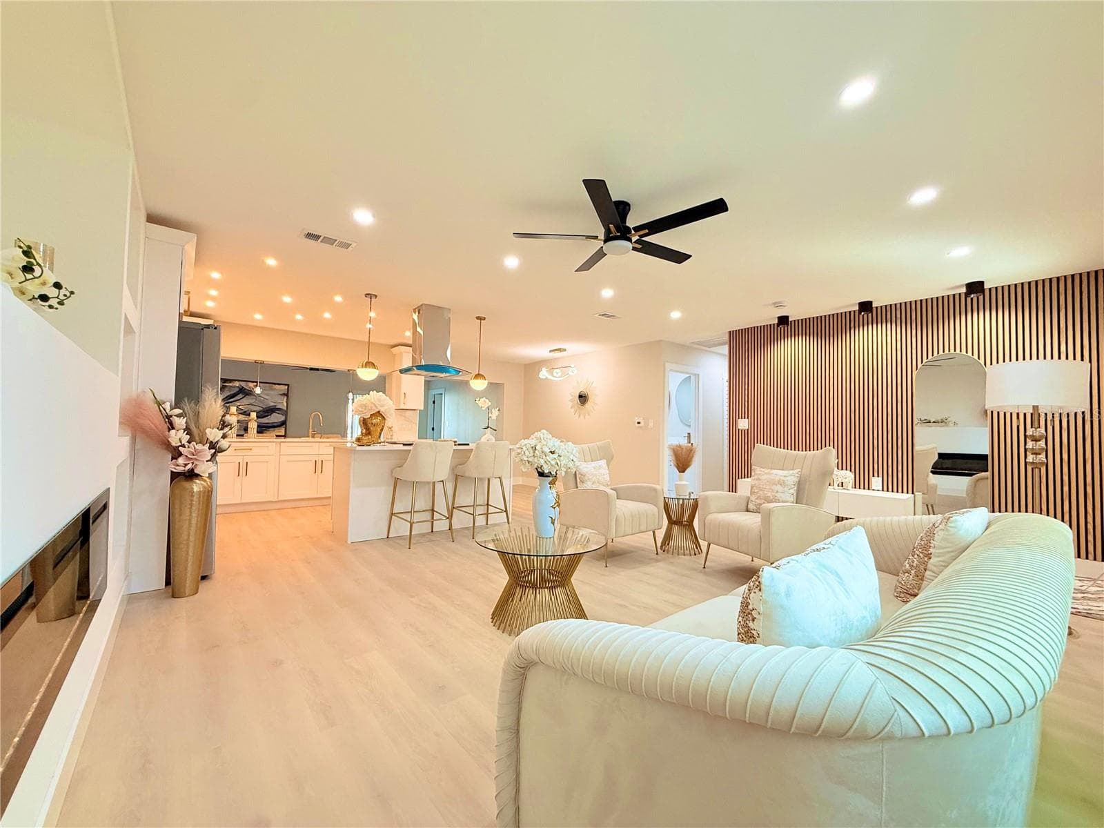 Single Family Residence at 1015 BOCA CIEGA ISLE DR, ST PETE BEACH, photo 6 of 51
