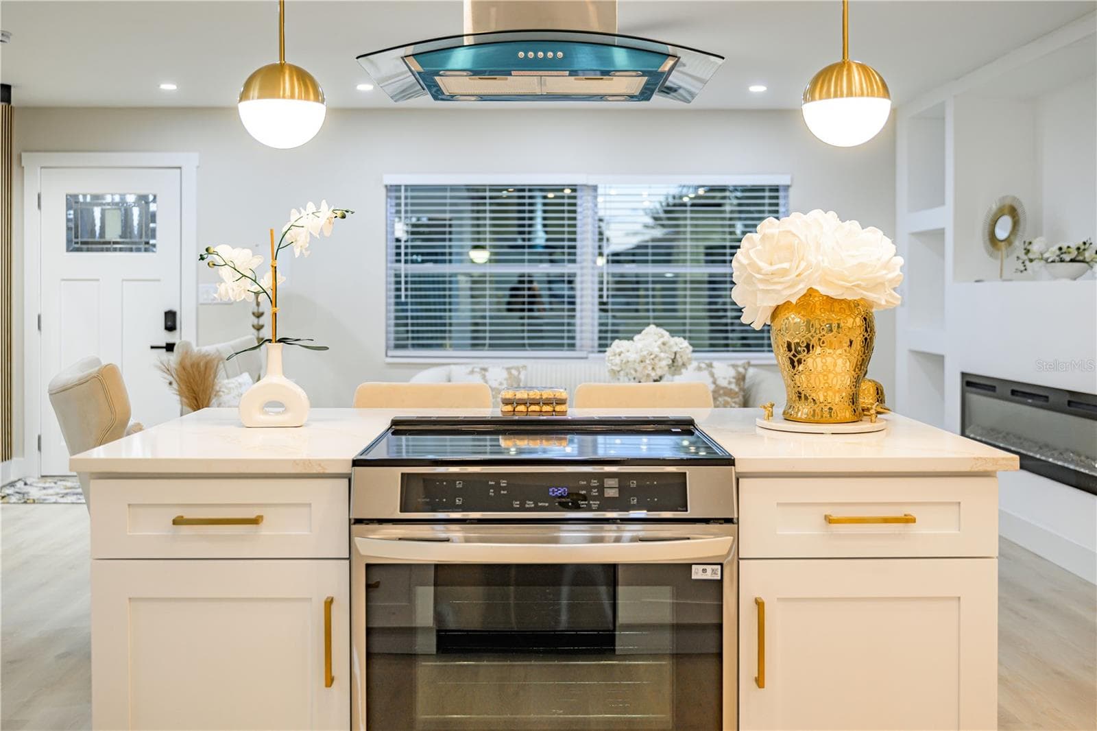 Single Family Residence at 1015 BOCA CIEGA ISLE DR, ST PETE BEACH, photo 11 of 51
