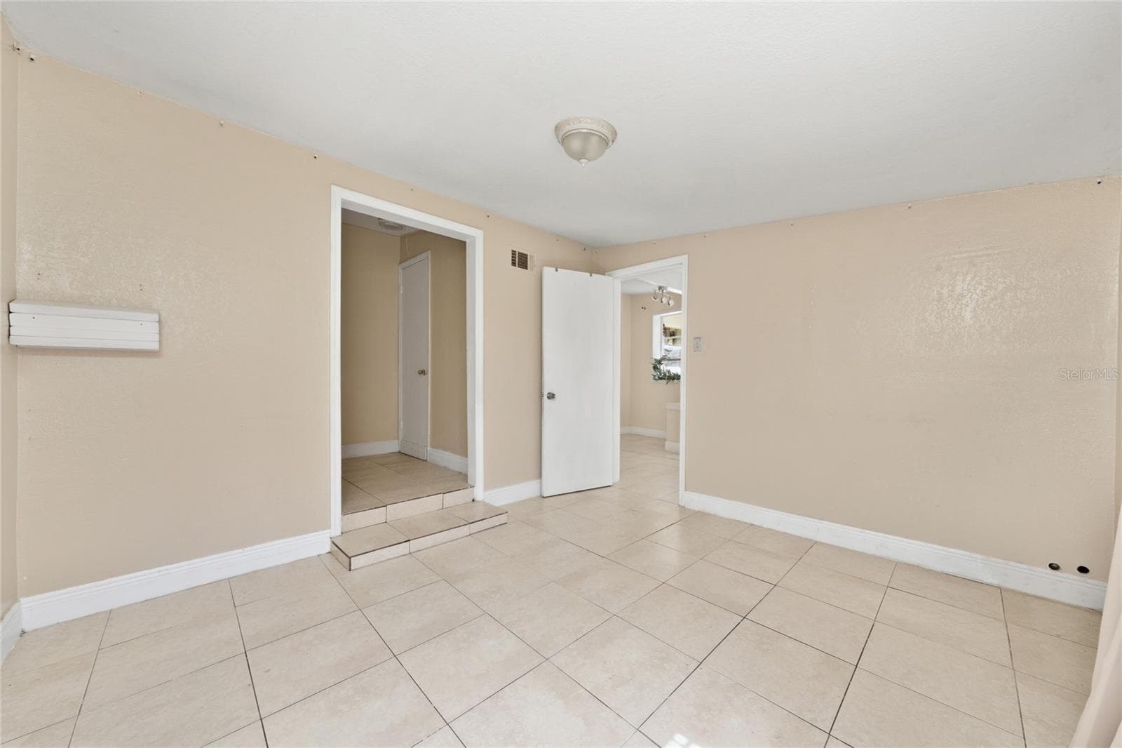 Single Family Residence at 4604 ROBBINS AVE, ORLANDO, photo 8 of 29