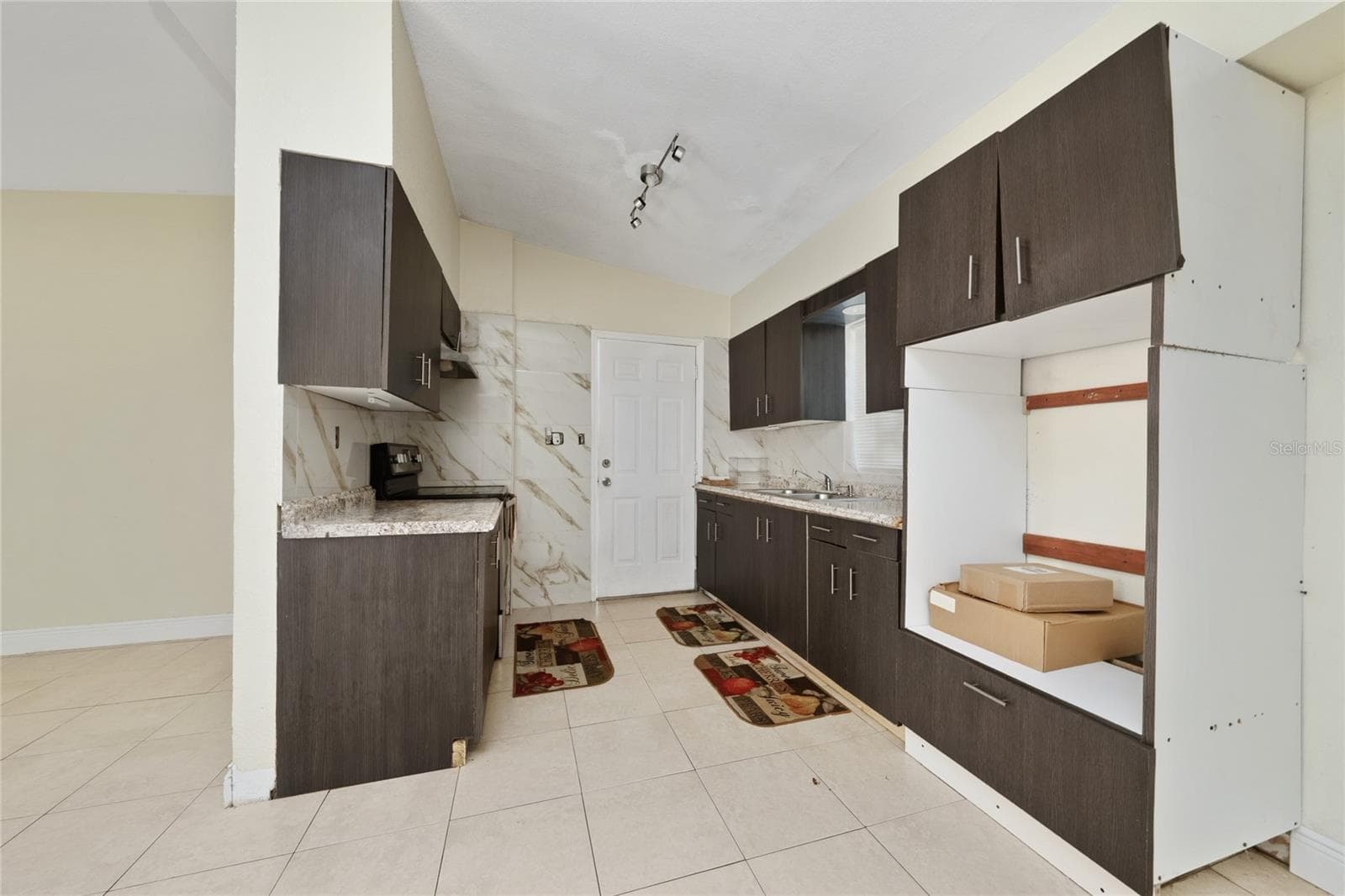 Single Family Residence at 4604 ROBBINS AVE, ORLANDO, photo 12 of 29