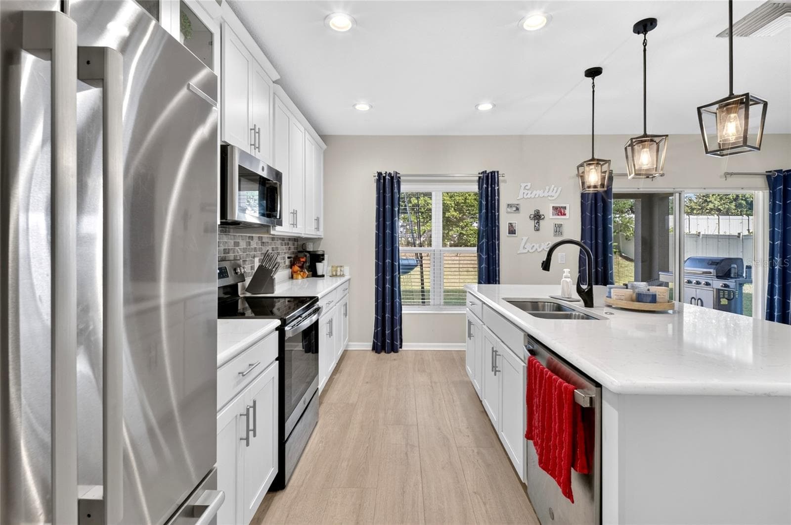 Single Family Residence at 9399 VILLANOVA DR, GROVELAND, photo 16 of 62