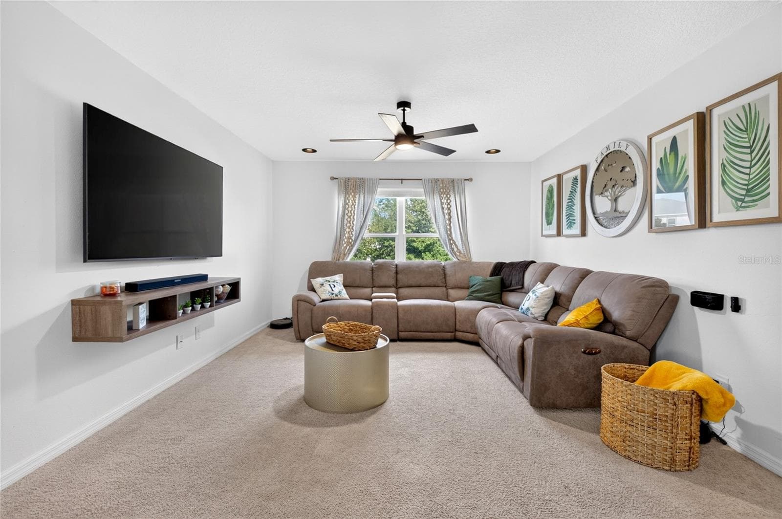 Single Family Residence at 9399 VILLANOVA DR, GROVELAND, photo 26 of 62