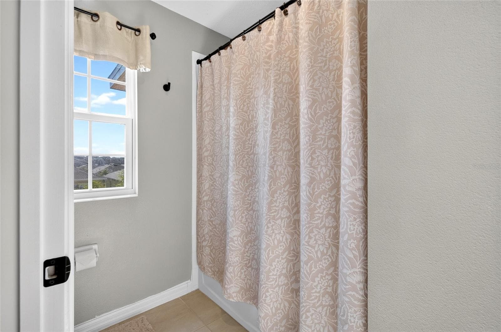 Single Family Residence at 9399 VILLANOVA DR, GROVELAND, photo 40 of 62