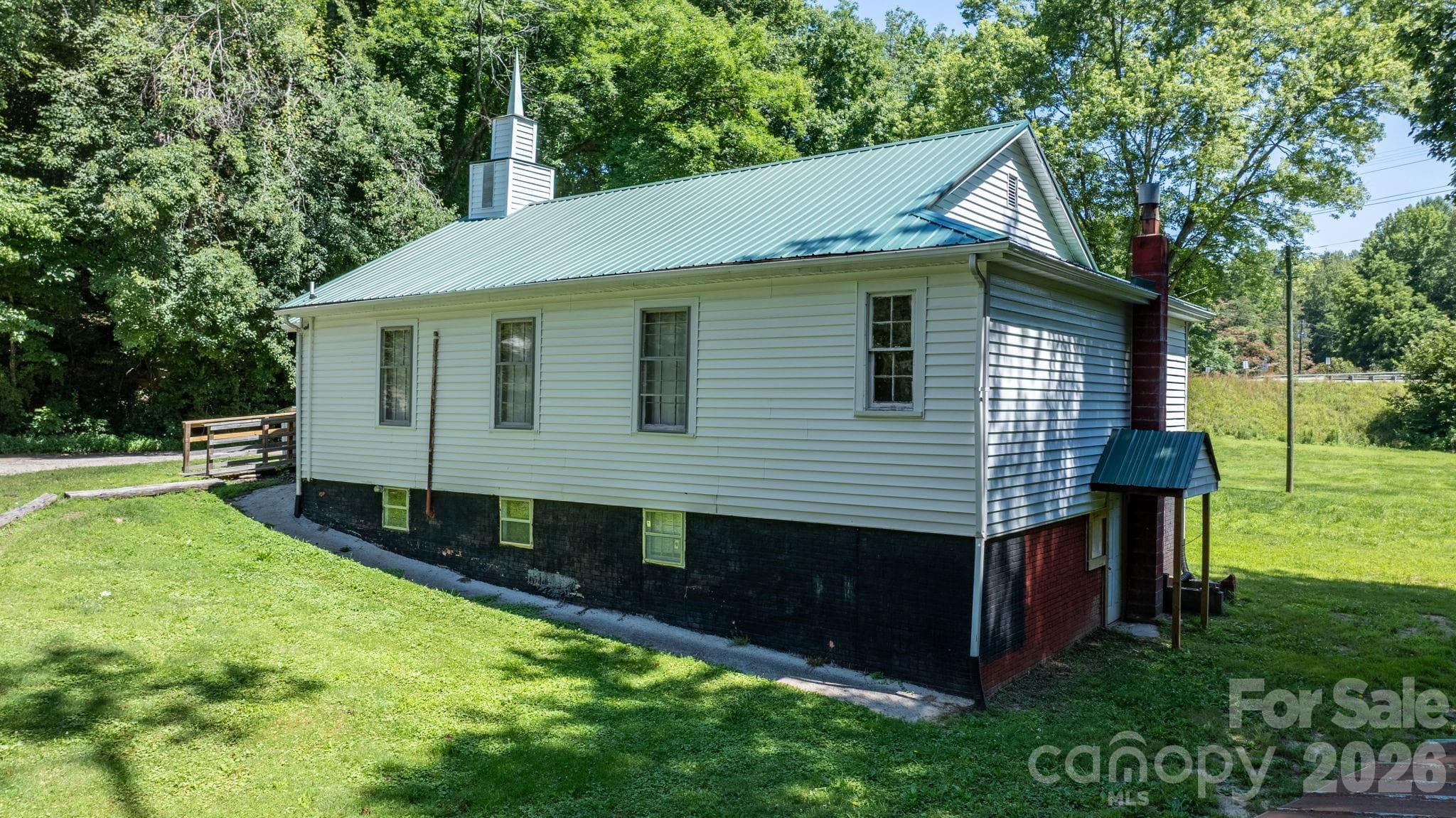 Single Family Residence at Lenoir, photo 6 of 27