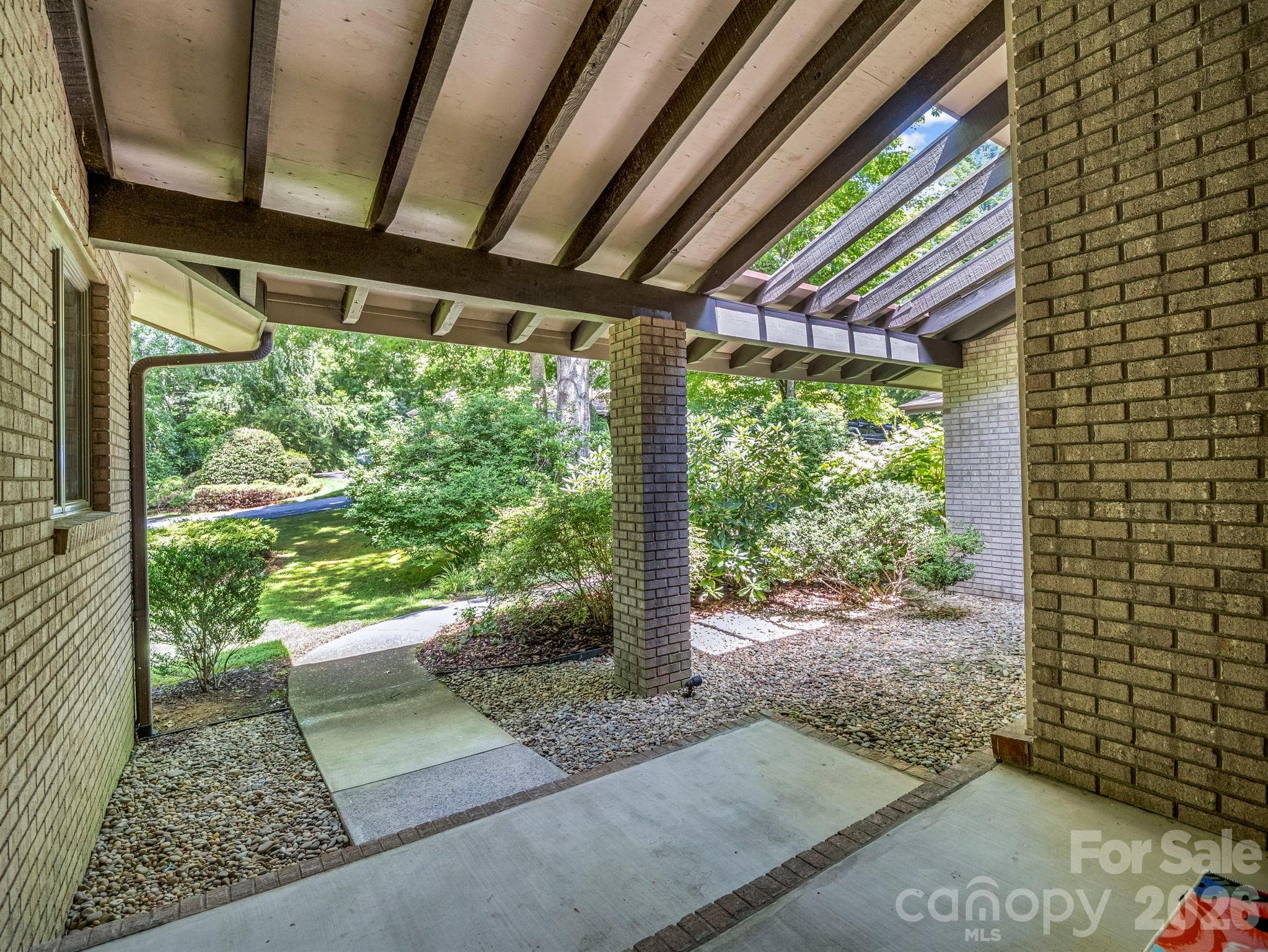 Covered entrance - Hendersonville
