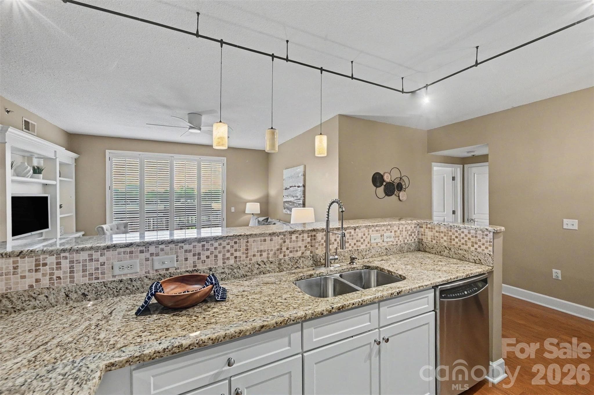 Condominium at 1315 East Boulevard, Charlotte, photo 7 of 27