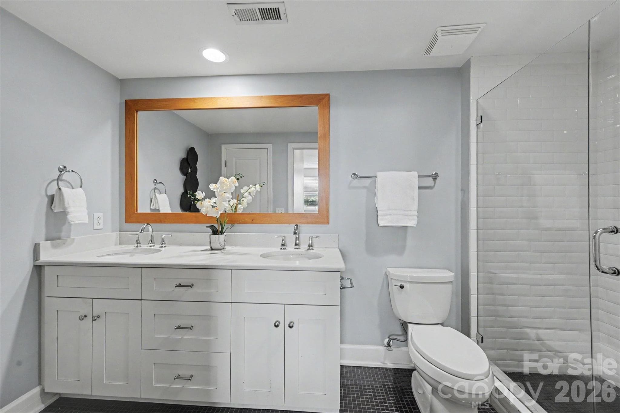 Condominium at 1315 East Boulevard, Charlotte, photo 13 of 27