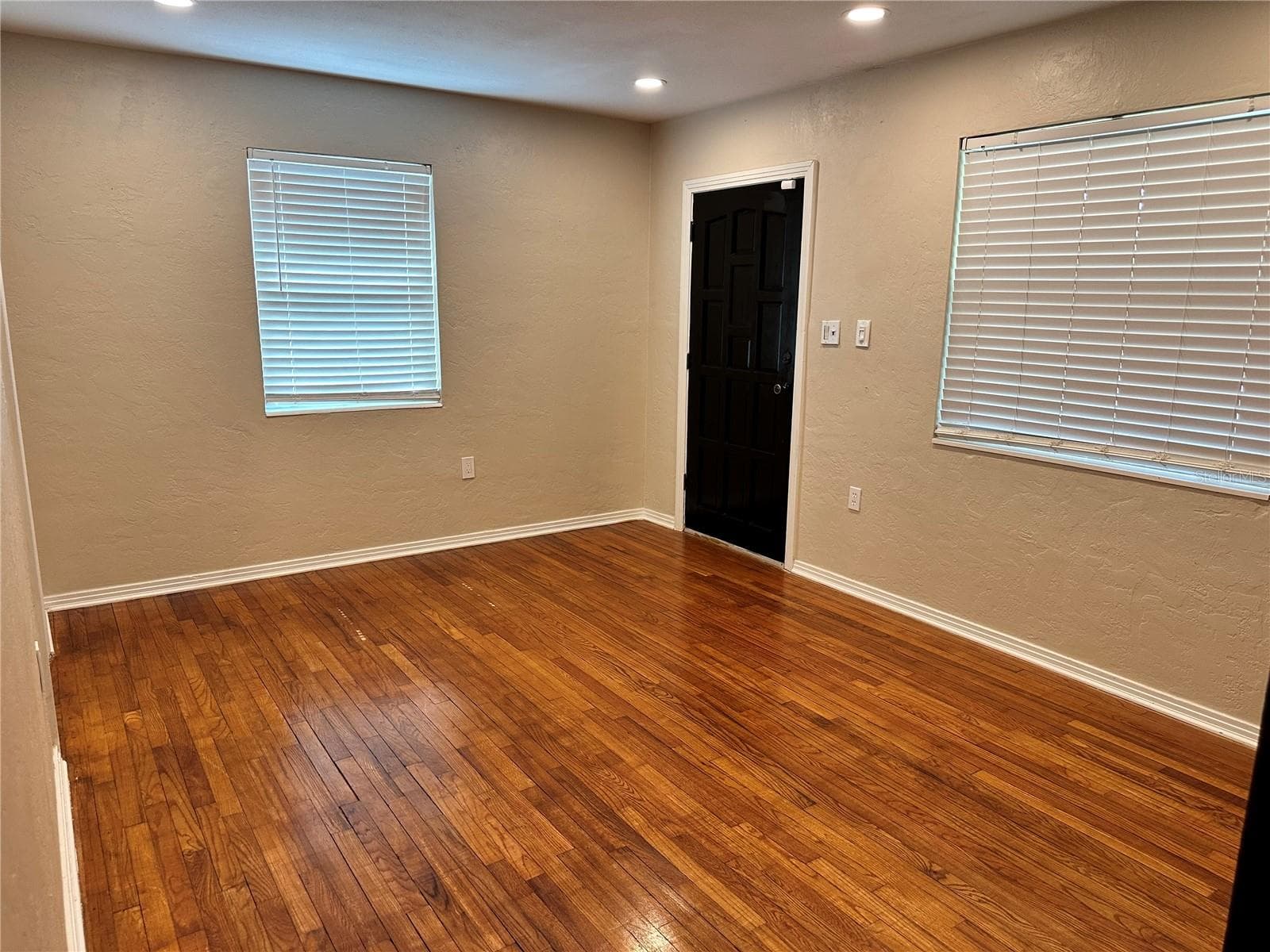 Single Family Residence at 4600 30TH AVE N, ST PETERSBURG, photo 4 of 50
