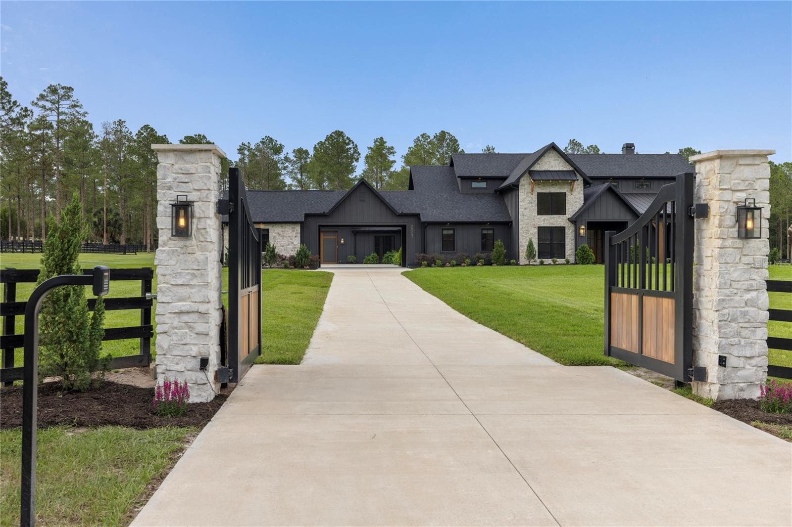 Single Family Residence at 23741 RIDGE LINK RD, EUSTIS, photo 9 of 53