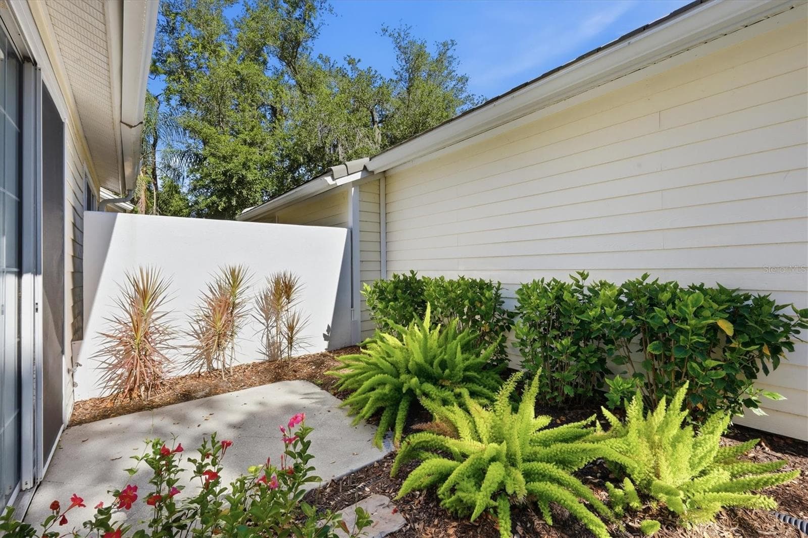 Villa at 7906 WHITEBRIDGE GLN, UNIVERSITY PARK, photo 3 of 68