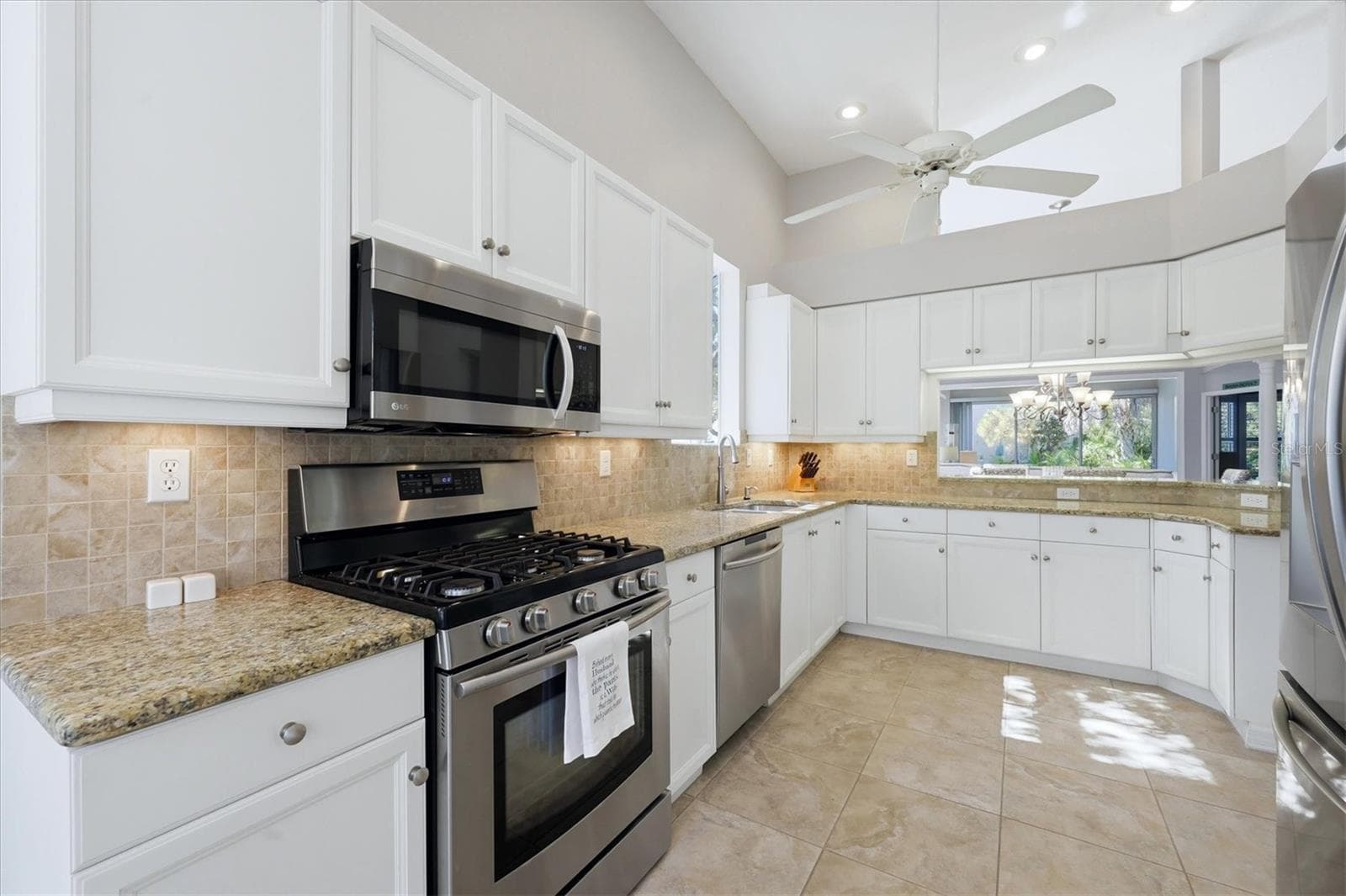 Villa at 7906 WHITEBRIDGE GLN, UNIVERSITY PARK, photo 11 of 68