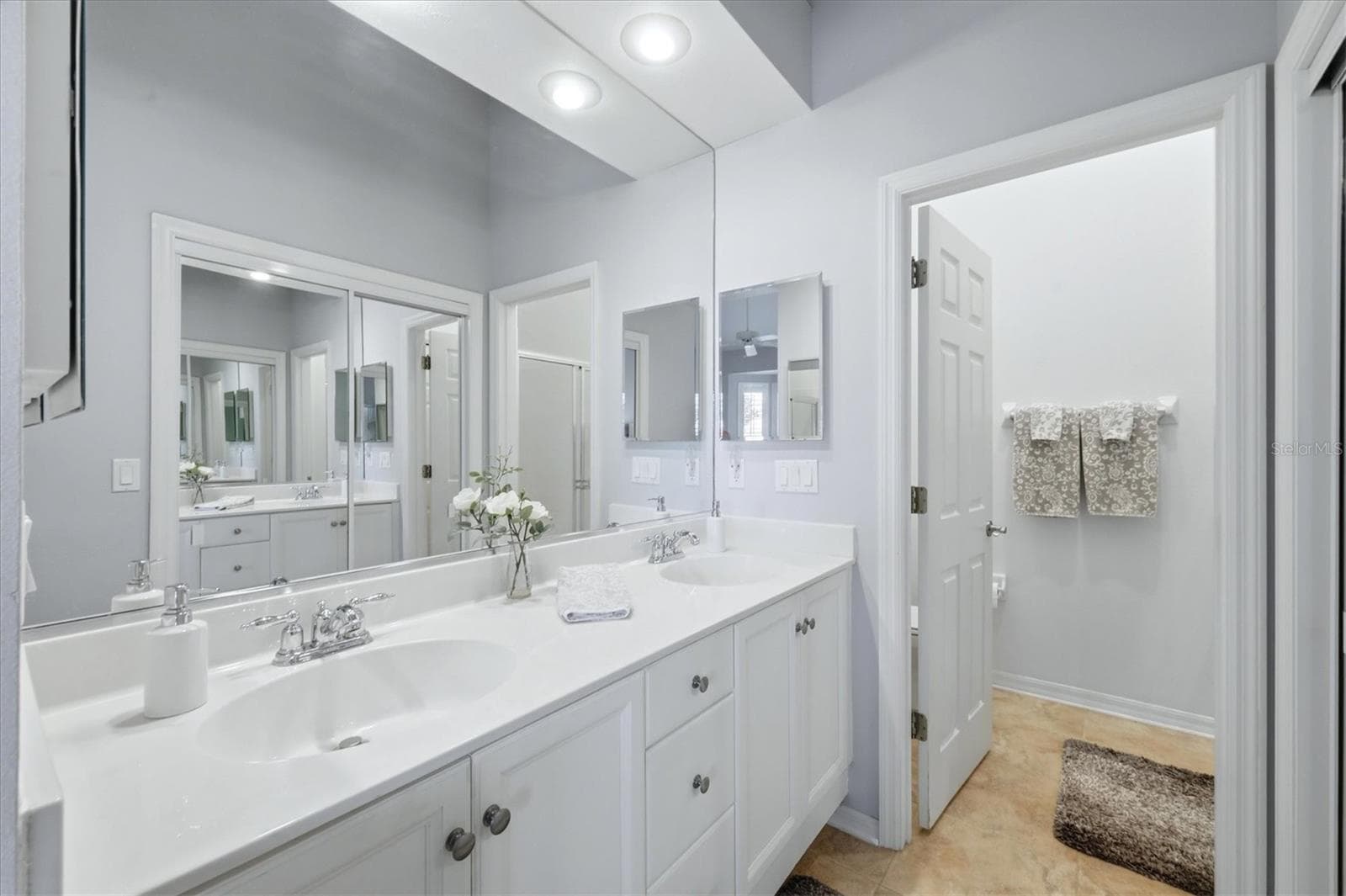 Villa at 7906 WHITEBRIDGE GLN, UNIVERSITY PARK, photo 16 of 68
