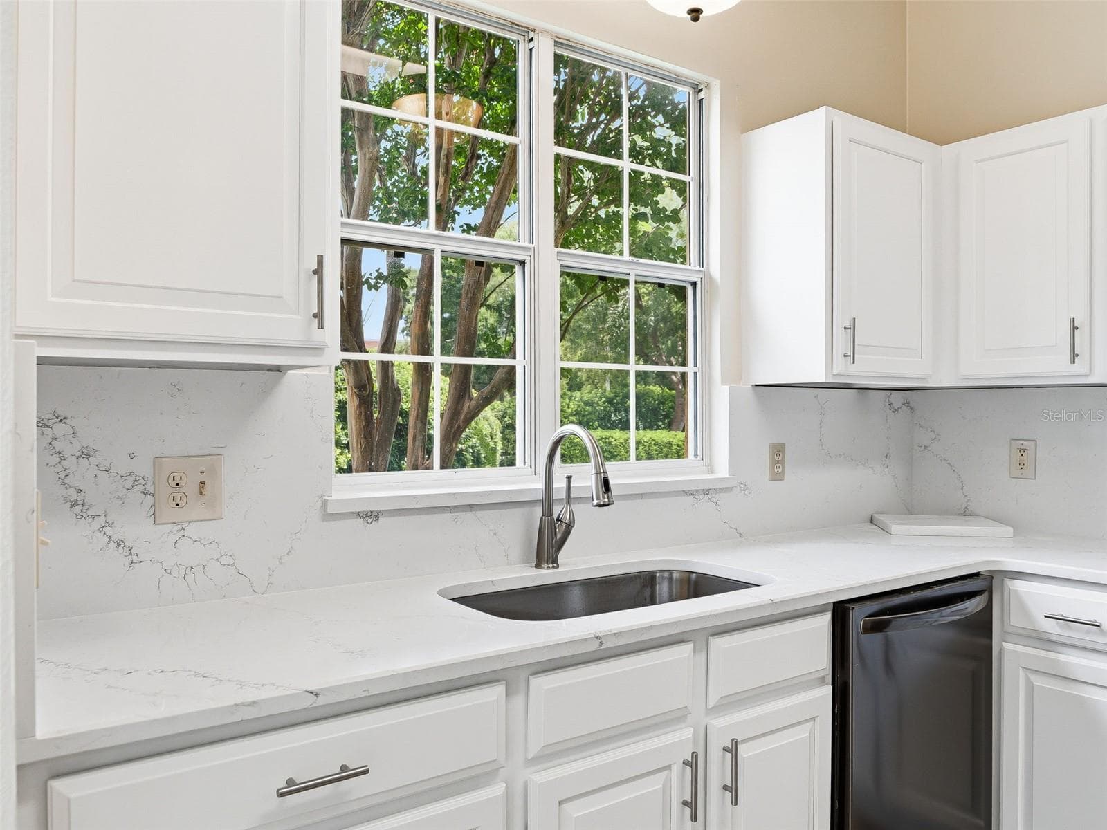 New faucet and sink - 1256 AVENIDA DE LAS CASAS, LADY LAKE