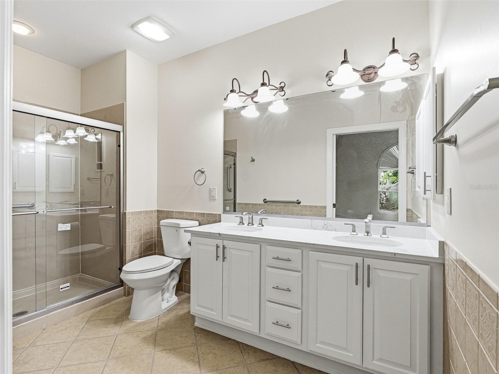 Primary bathroom - 1256 AVENIDA DE LAS CASAS, LADY LAKE