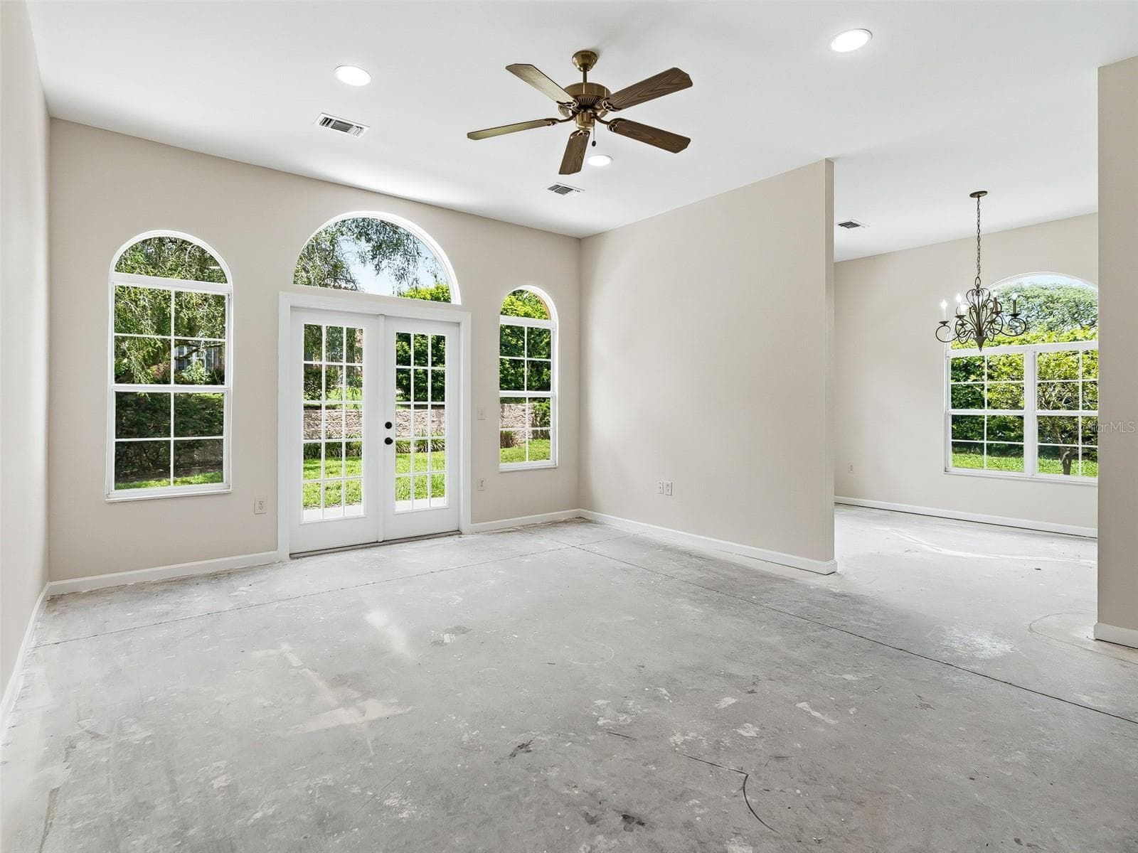 Living room - 1256 AVENIDA DE LAS CASAS, LADY LAKE