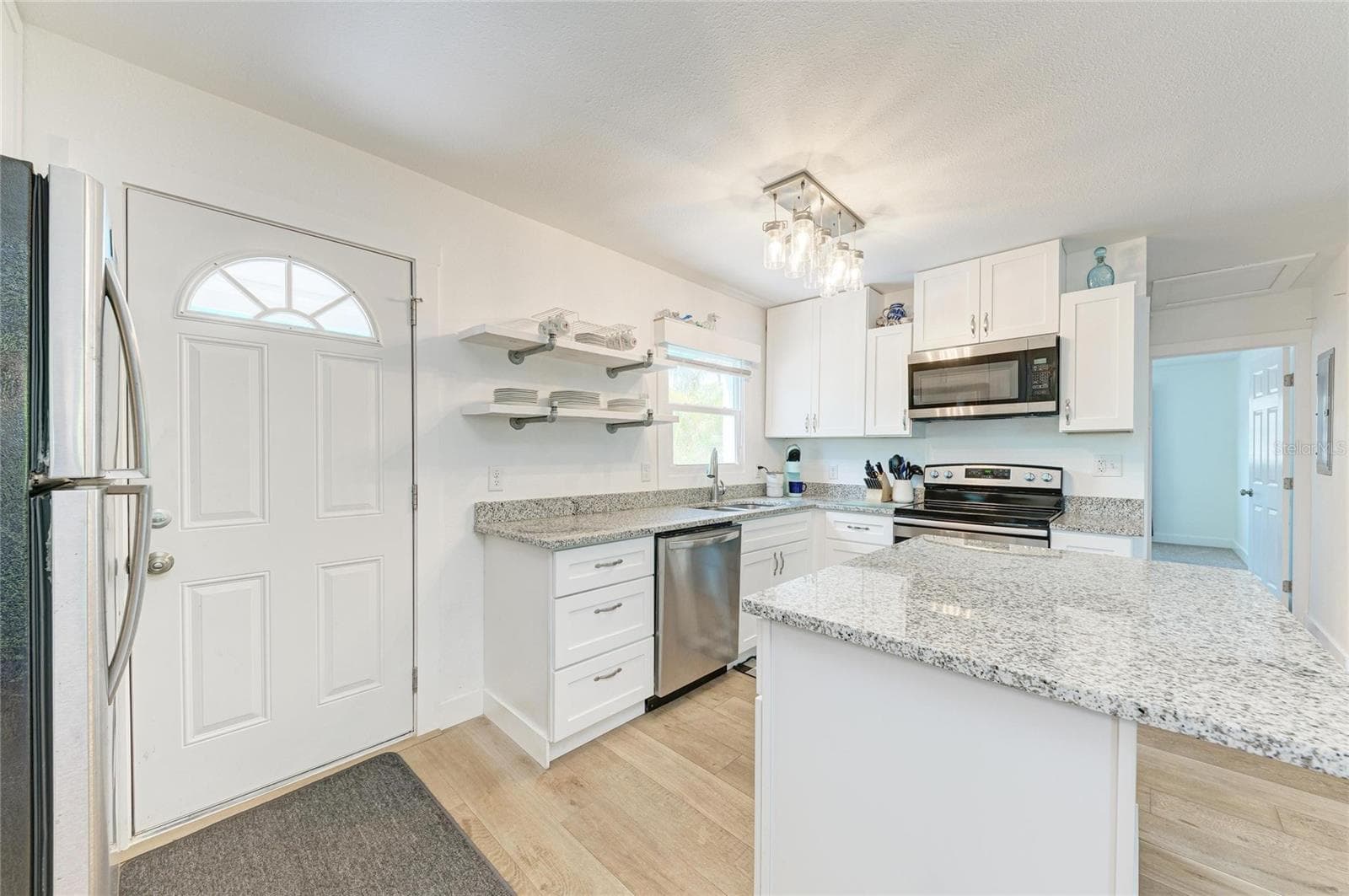 Single Family Residence at 901 OAK ST SW, RUSKIN, photo 13 of 63