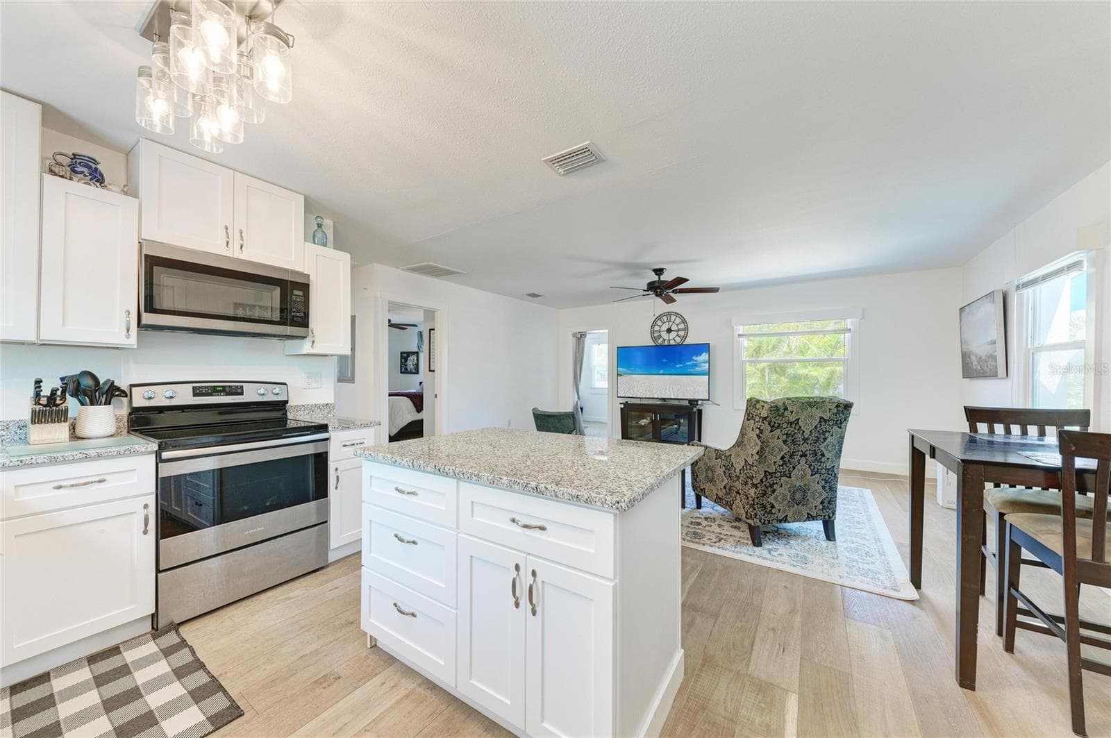 Single Family Residence at 901 OAK ST SW, RUSKIN, photo 12 of 63