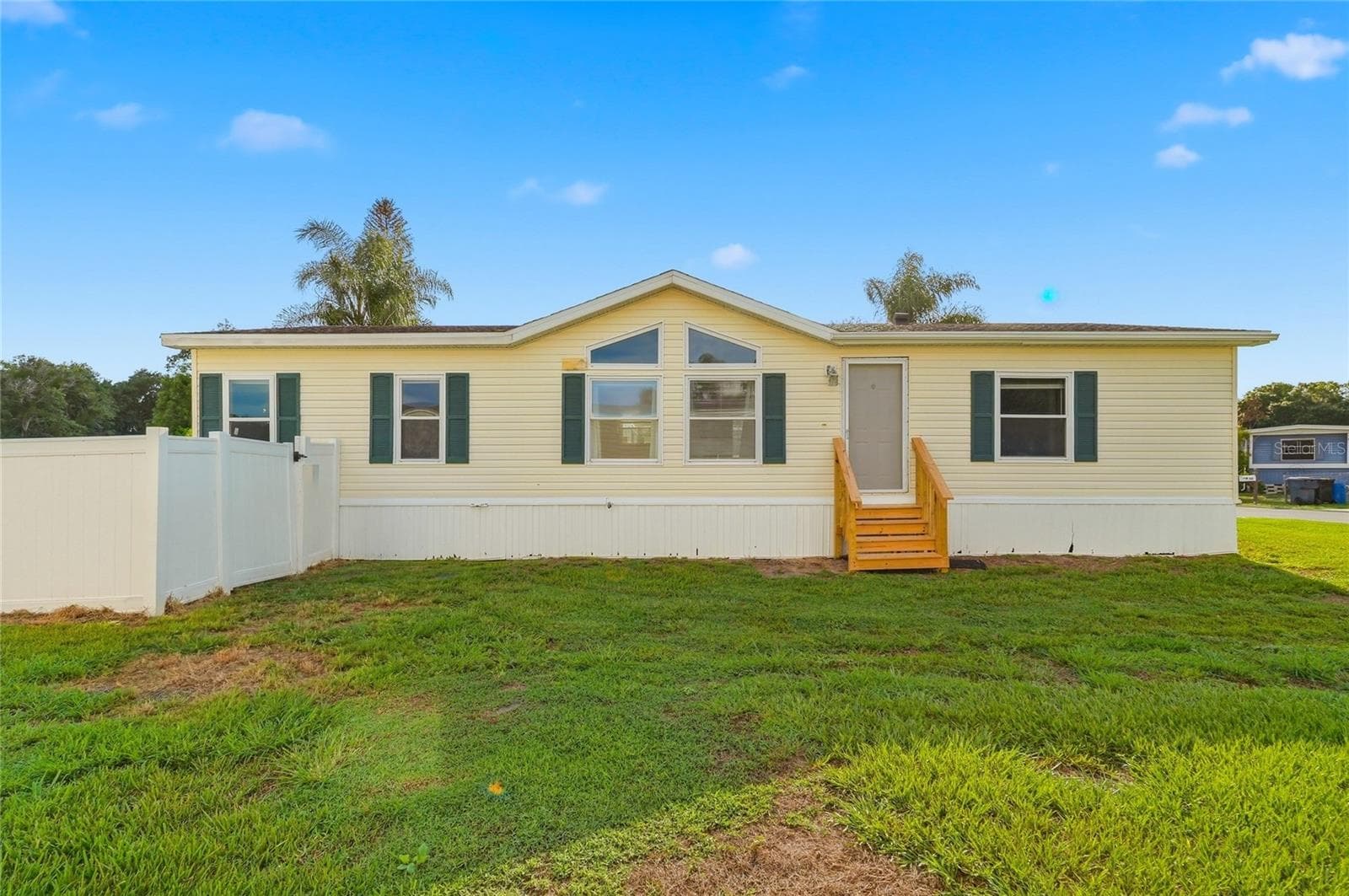 Manufactured Home at 338 1ST AVE N, LAKE WALES, photo 2 of 60