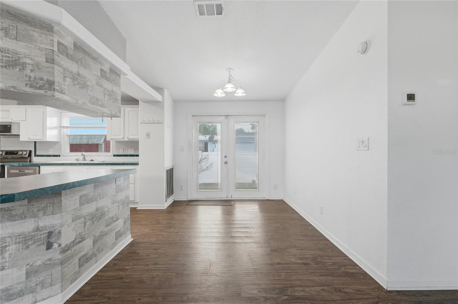 Manufactured Home at 338 1ST AVE N, LAKE WALES, photo 17 of 60
