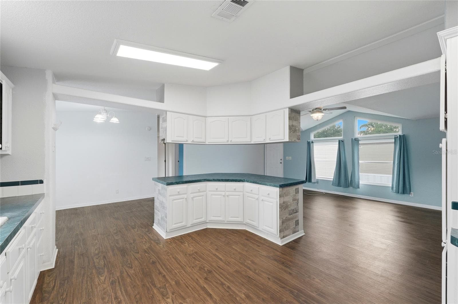 Manufactured Home at 338 1ST AVE N, LAKE WALES, photo 20 of 60