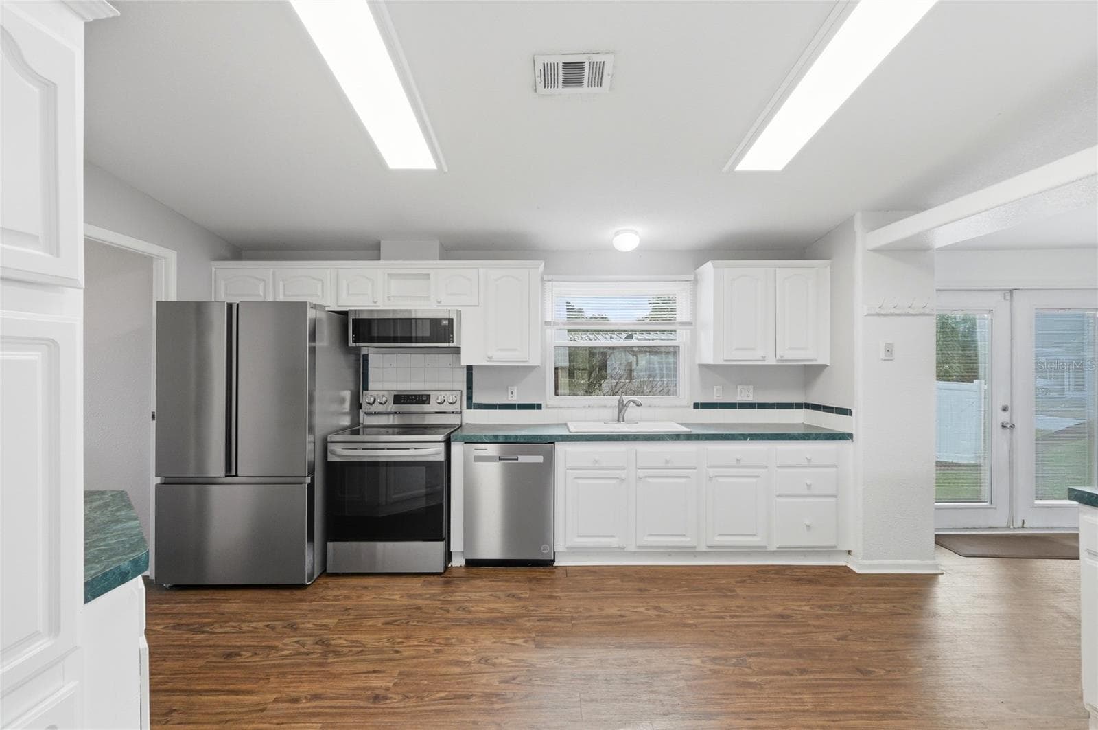 Manufactured Home at 338 1ST AVE N, LAKE WALES, photo 23 of 60