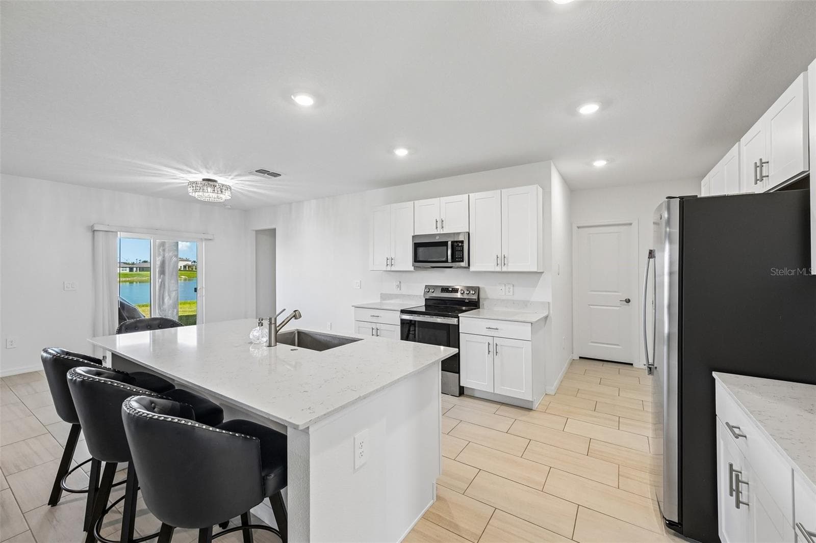 Lakeview from your kitchen - 8807 SUNSET PARK TRL, PARRISH