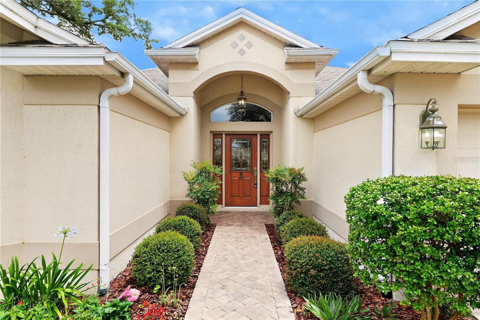 Close-up of the inviting front entry! - 16815 SE 85TH BELKNAP AVE, THE VILLAGES