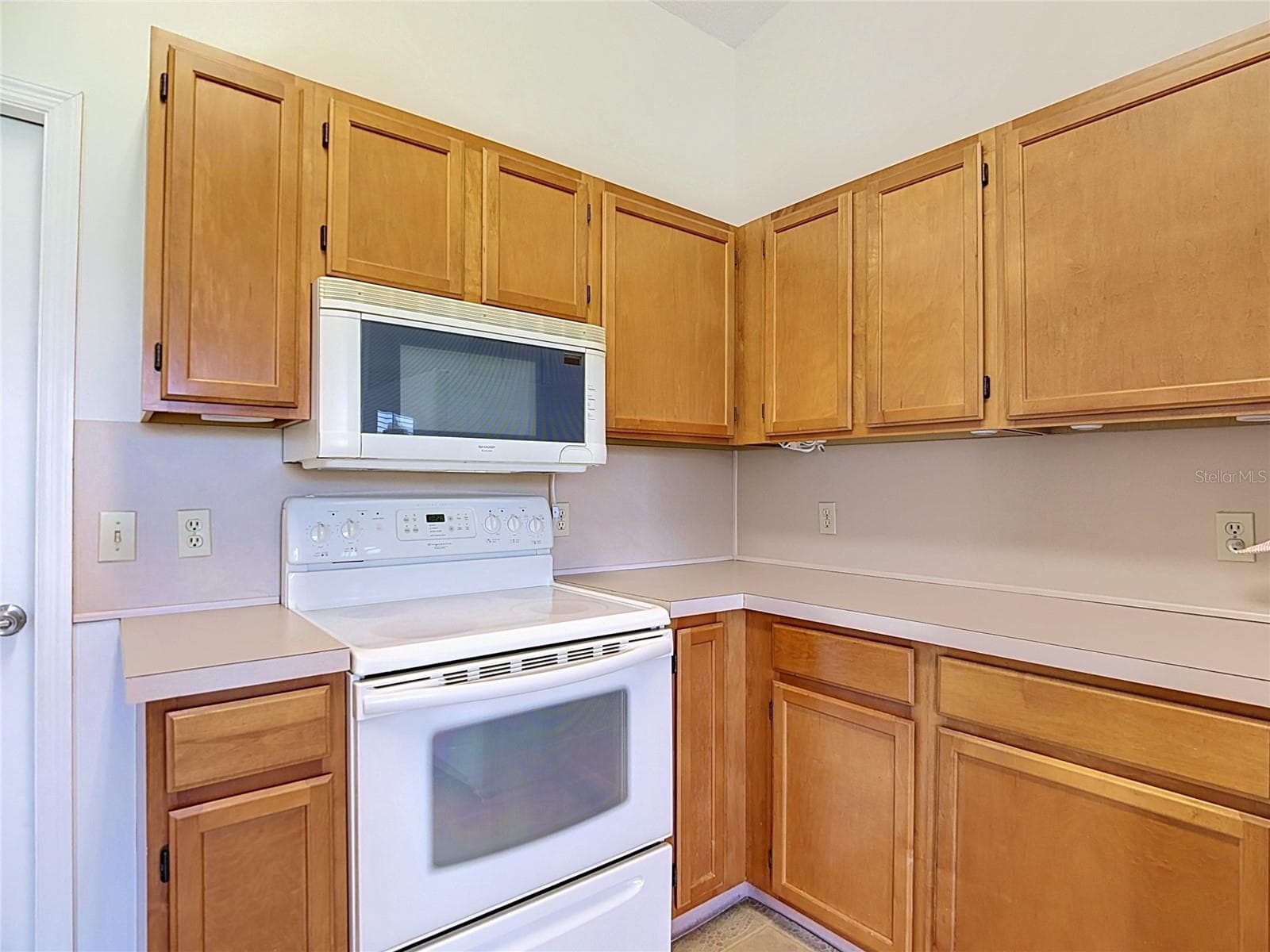 Single Family Residence at 6121 KITTIWAKE DR, LAKELAND, photo 15 of 50