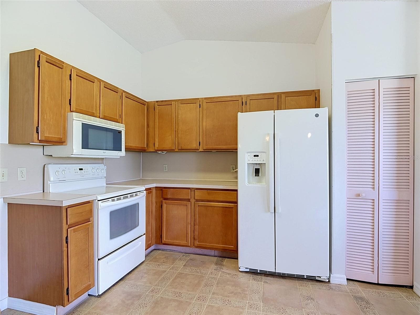 Single Family Residence at 6121 KITTIWAKE DR, LAKELAND, photo 16 of 50