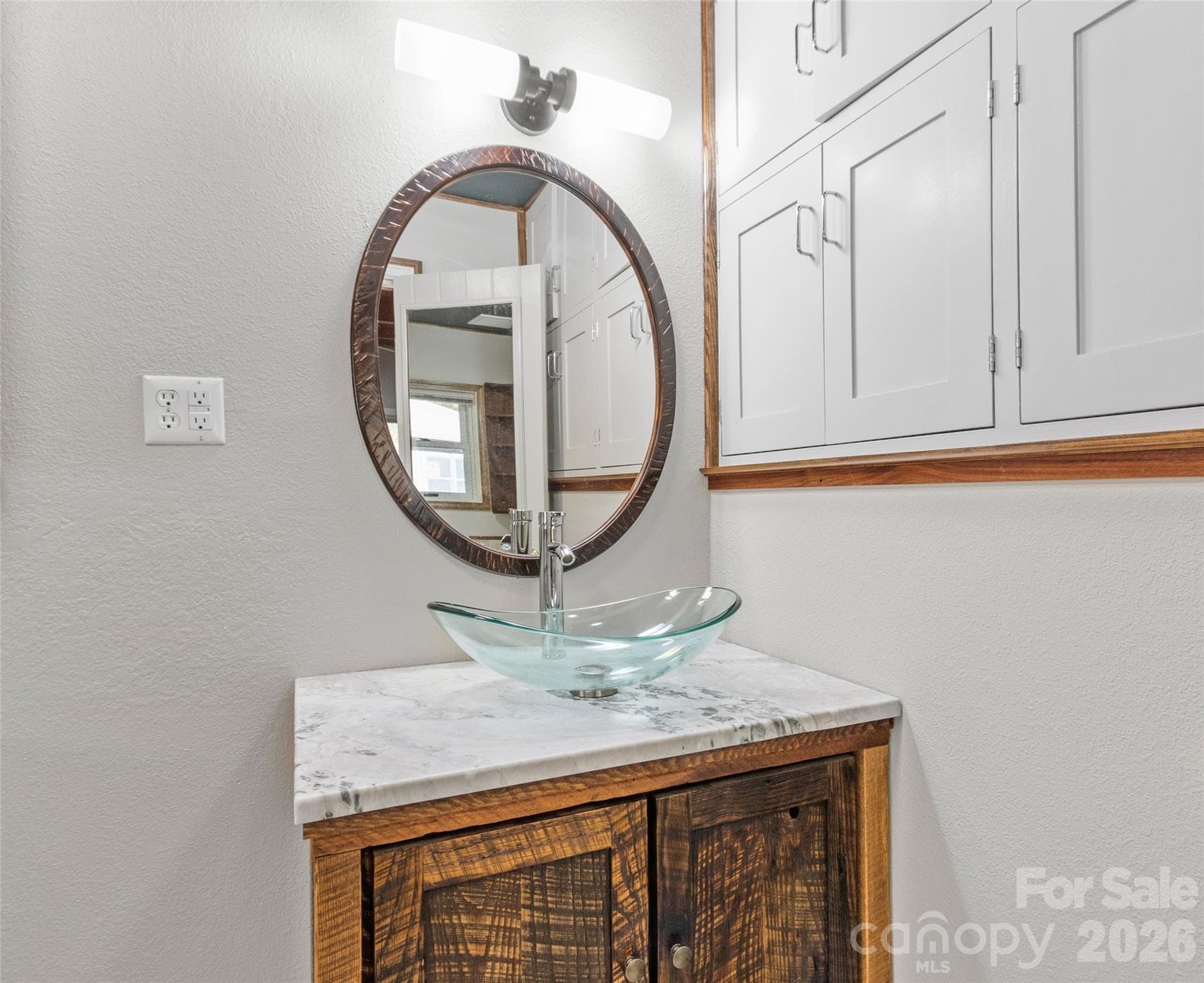 Main house bathroom - 191 N Fork Road, Burnsville