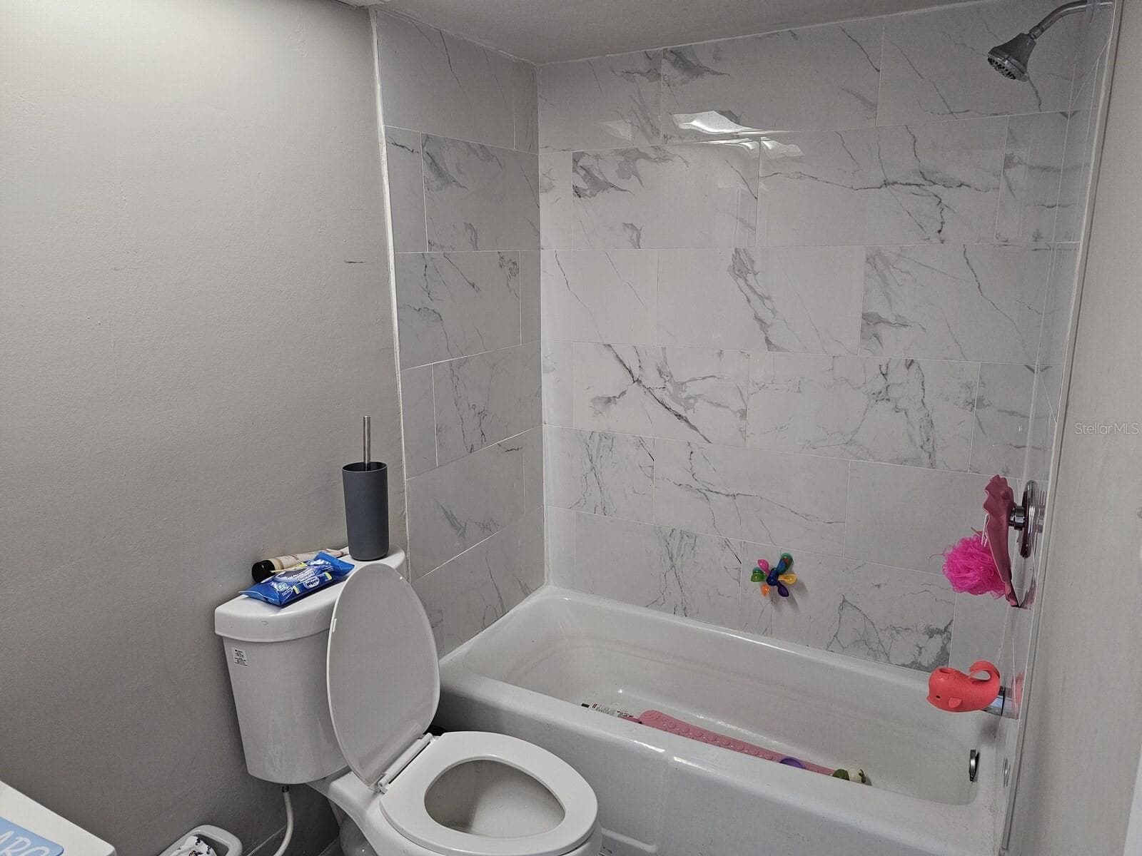 Duplex at 1106-1108 COUNTRY CLUB LN, LAKELAND, photo 7 of 17