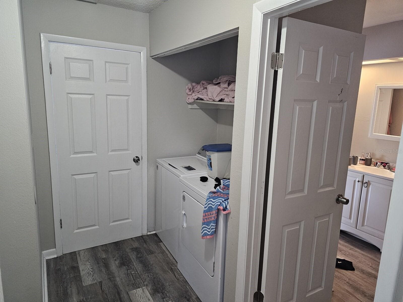 Duplex at 1106-1108 COUNTRY CLUB LN, LAKELAND, photo 12 of 17