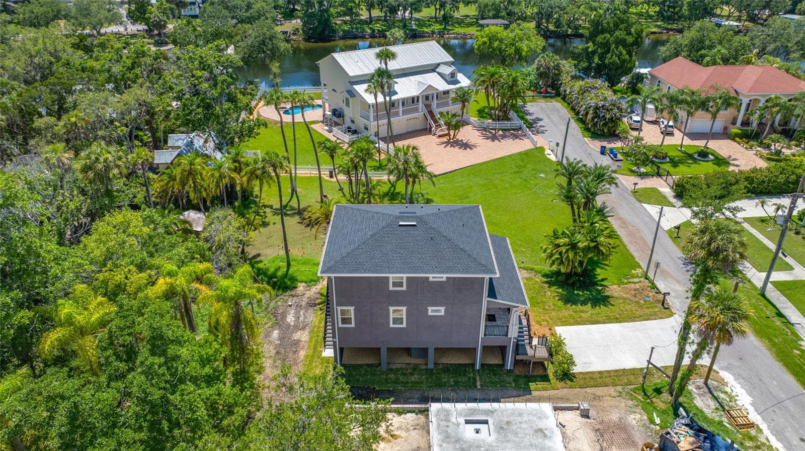 Single Family Residence at 1004 W HENRY AVE, TAMPA, photo 2 of 54