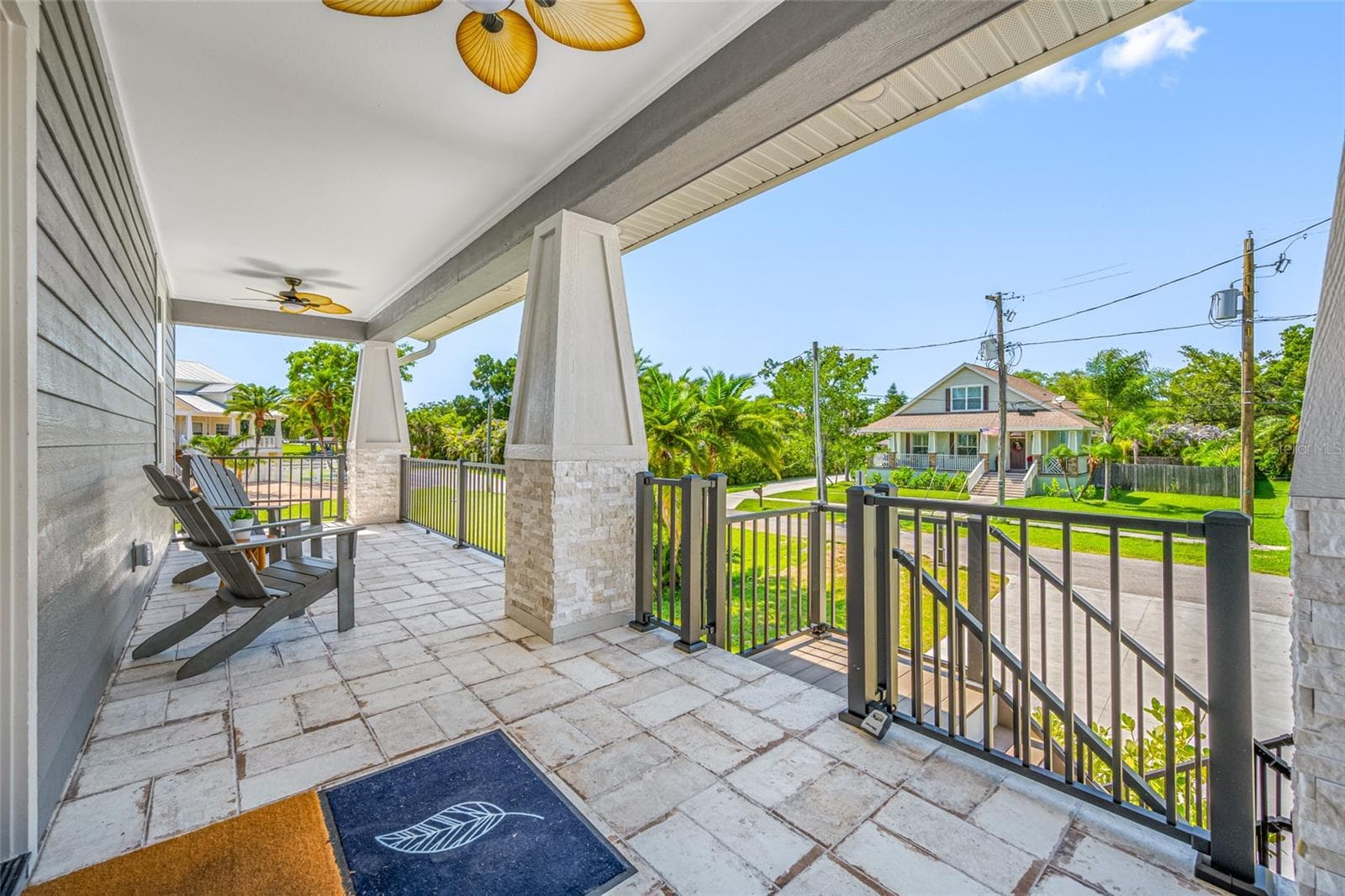 Single Family Residence at 1004 W HENRY AVE, TAMPA, photo 6 of 54