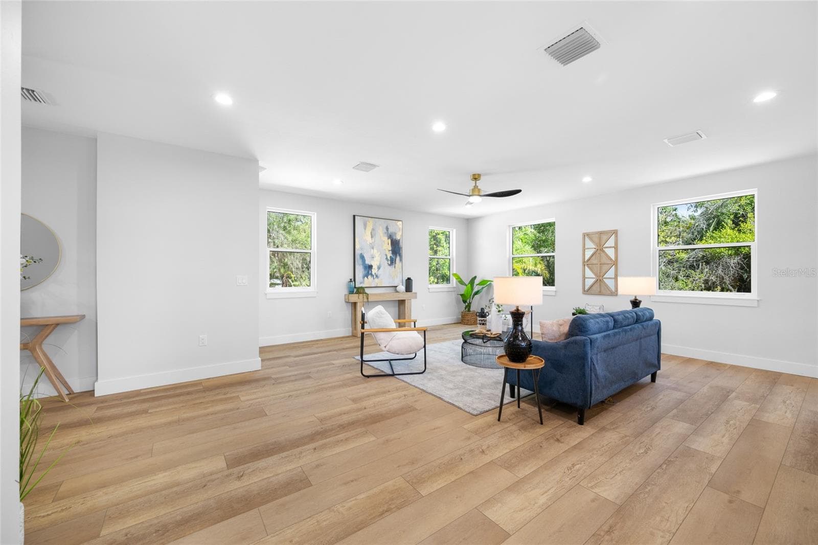 Single Family Residence at 1004 W HENRY AVE, TAMPA, photo 11 of 54