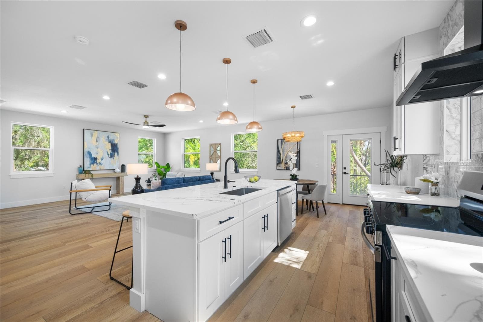 Single Family Residence at 1004 W HENRY AVE, TAMPA, photo 19 of 54