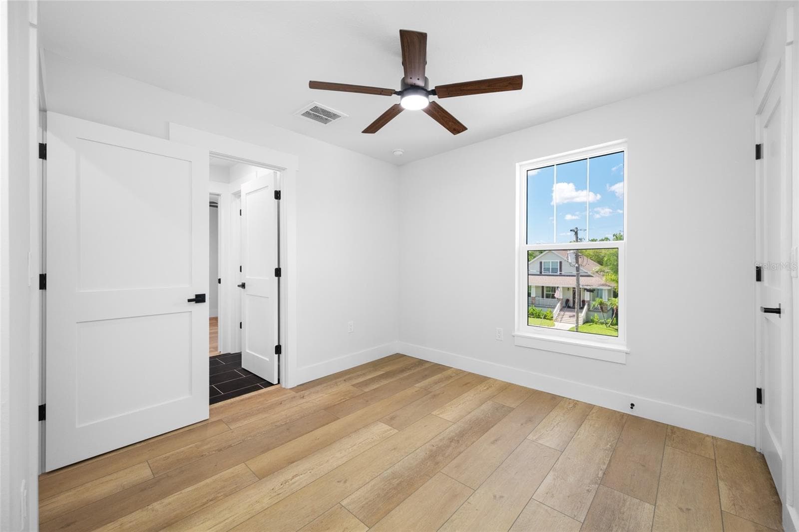 Single Family Residence at 1004 W HENRY AVE, TAMPA, photo 38 of 54