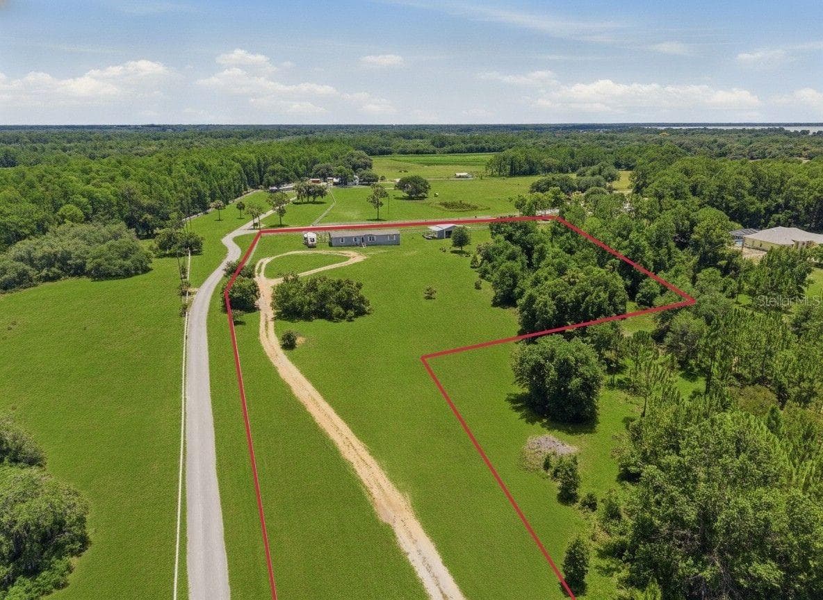 7242 BLACK RD