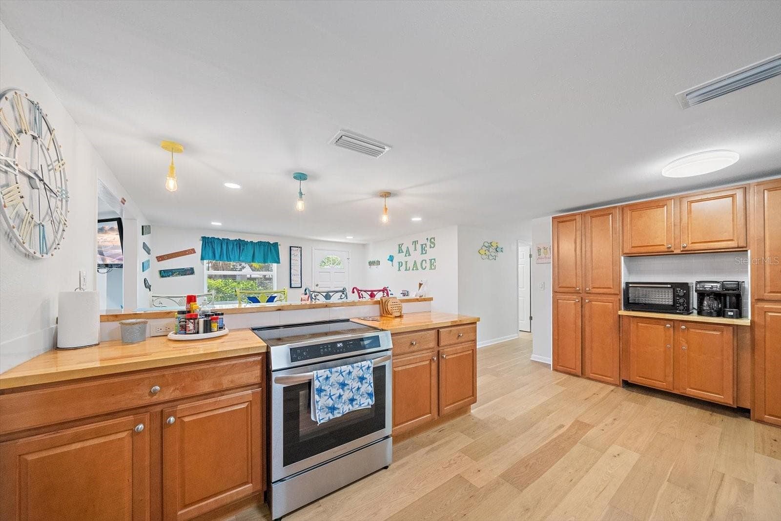 Single Family Residence at 2923 LINWOOD DR, SARASOTA, photo 4 of 32