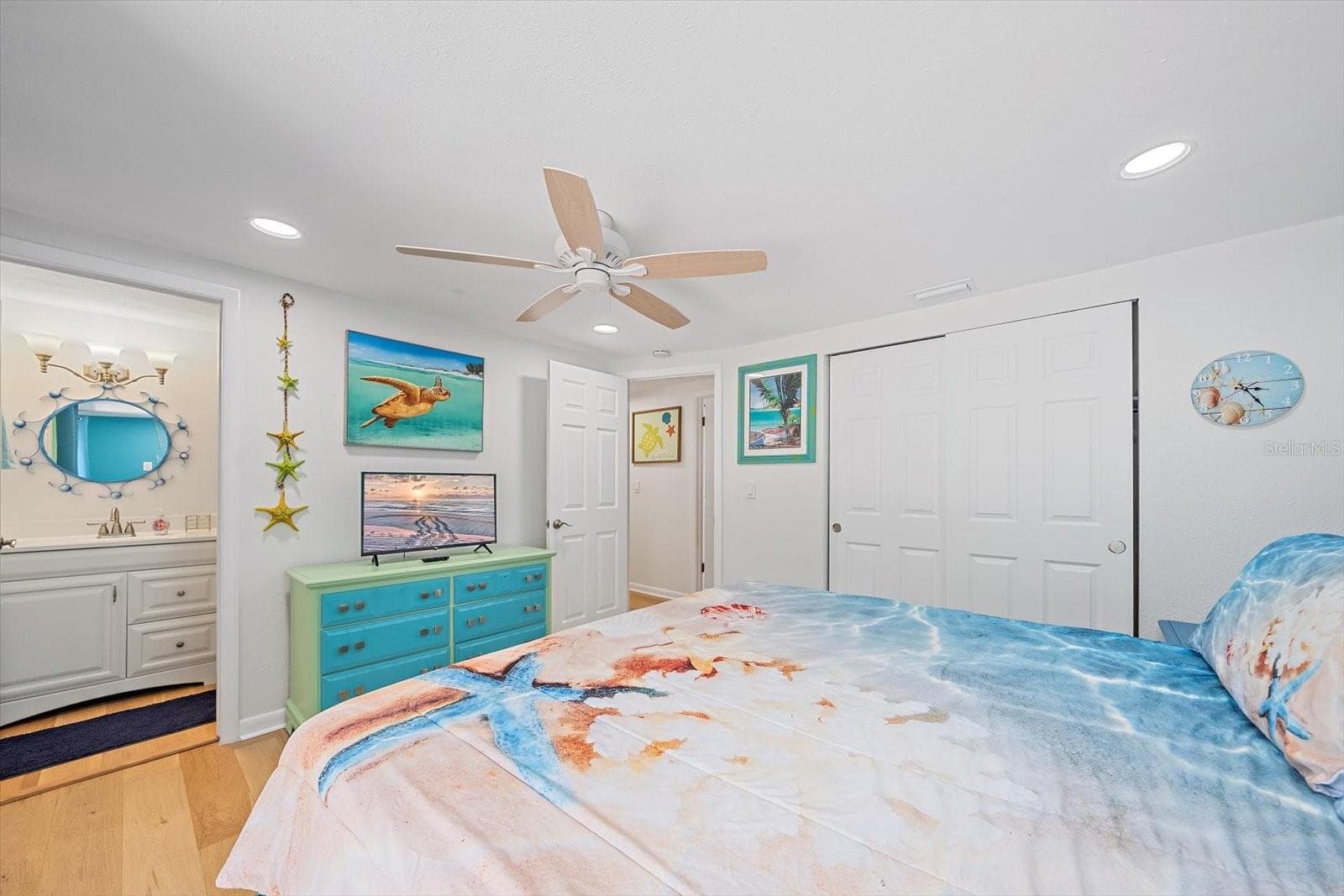 Single Family Residence at 2923 LINWOOD DR, SARASOTA, photo 17 of 32
