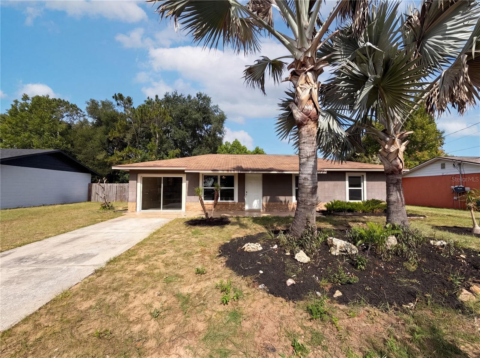 505 OAK DR