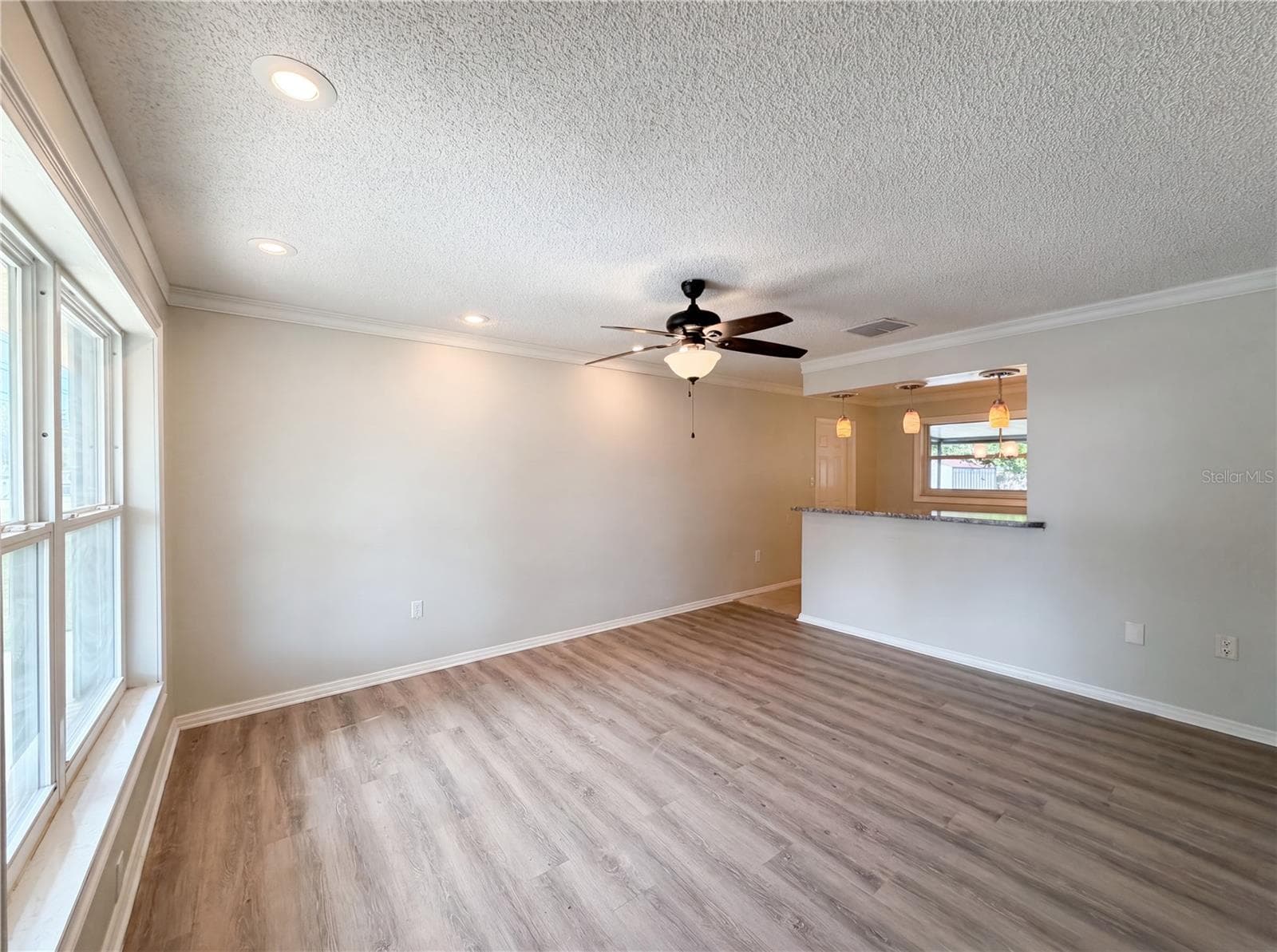 Single Family Residence at 505 OAK DR, TAVARES, photo 9 of 26