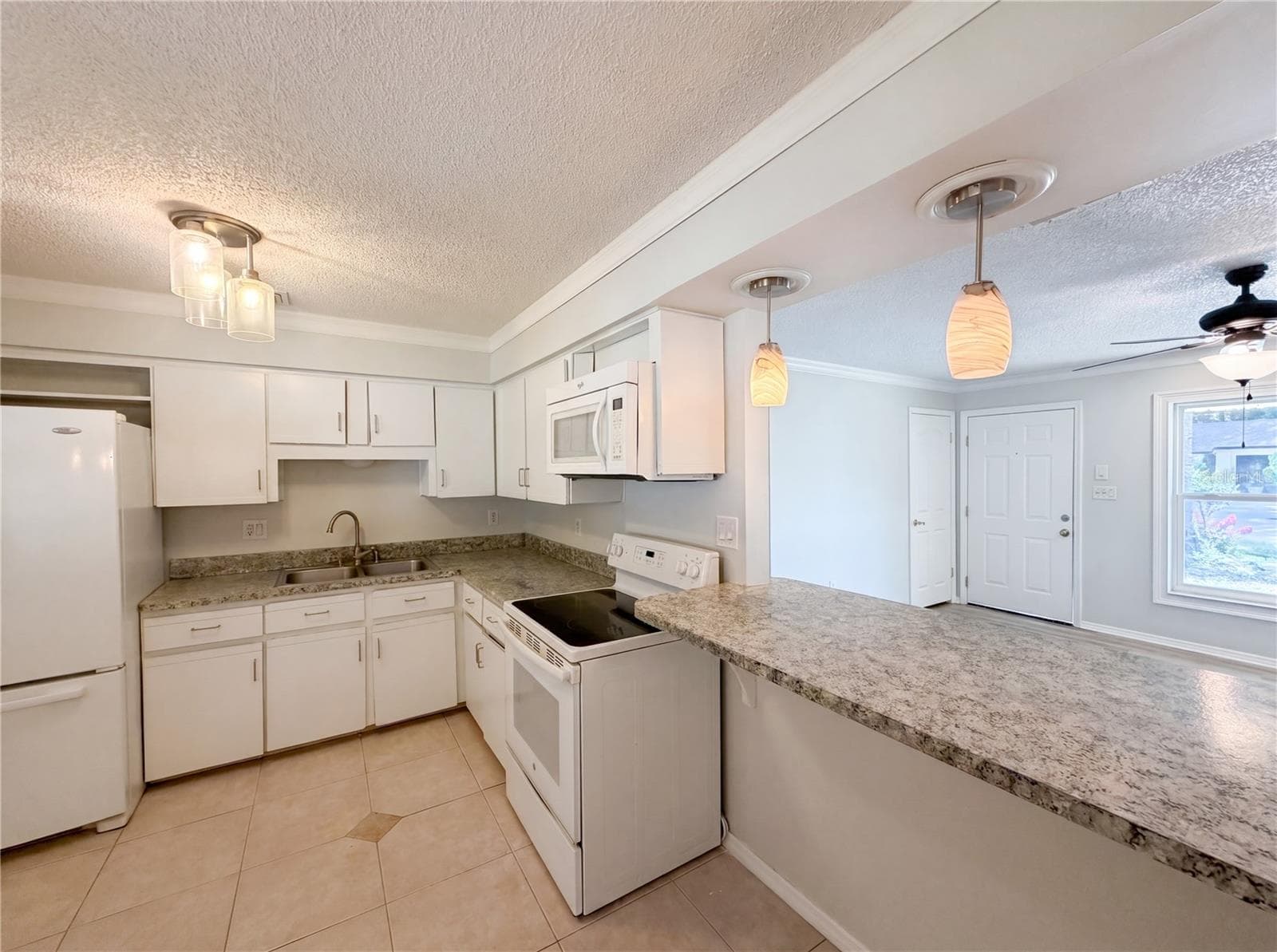 Single Family Residence at 505 OAK DR, TAVARES, photo 12 of 26